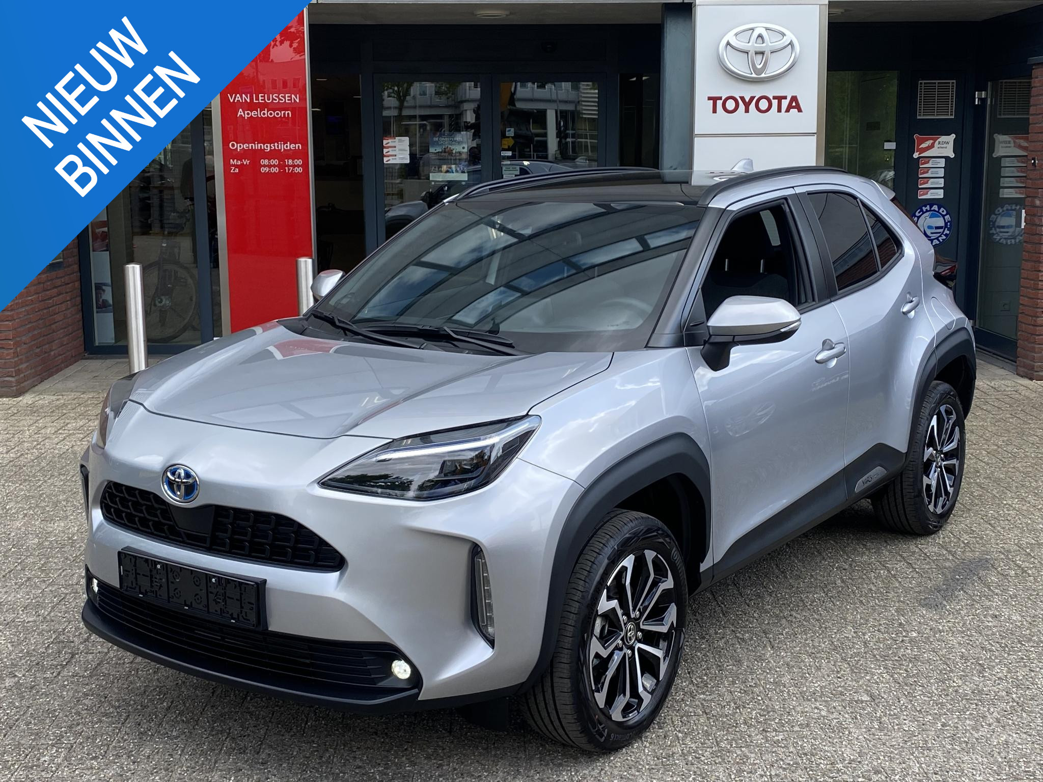 Toyota Yaris Cross 1.5 Hybrid STYLE+ PANODAK STOEL/STUURVERW HEAD-UP NAVI CAMERA APPLE/ANDROID KEYLESS 17'' LM-VELGEN AD-CRUISE  CLIMA