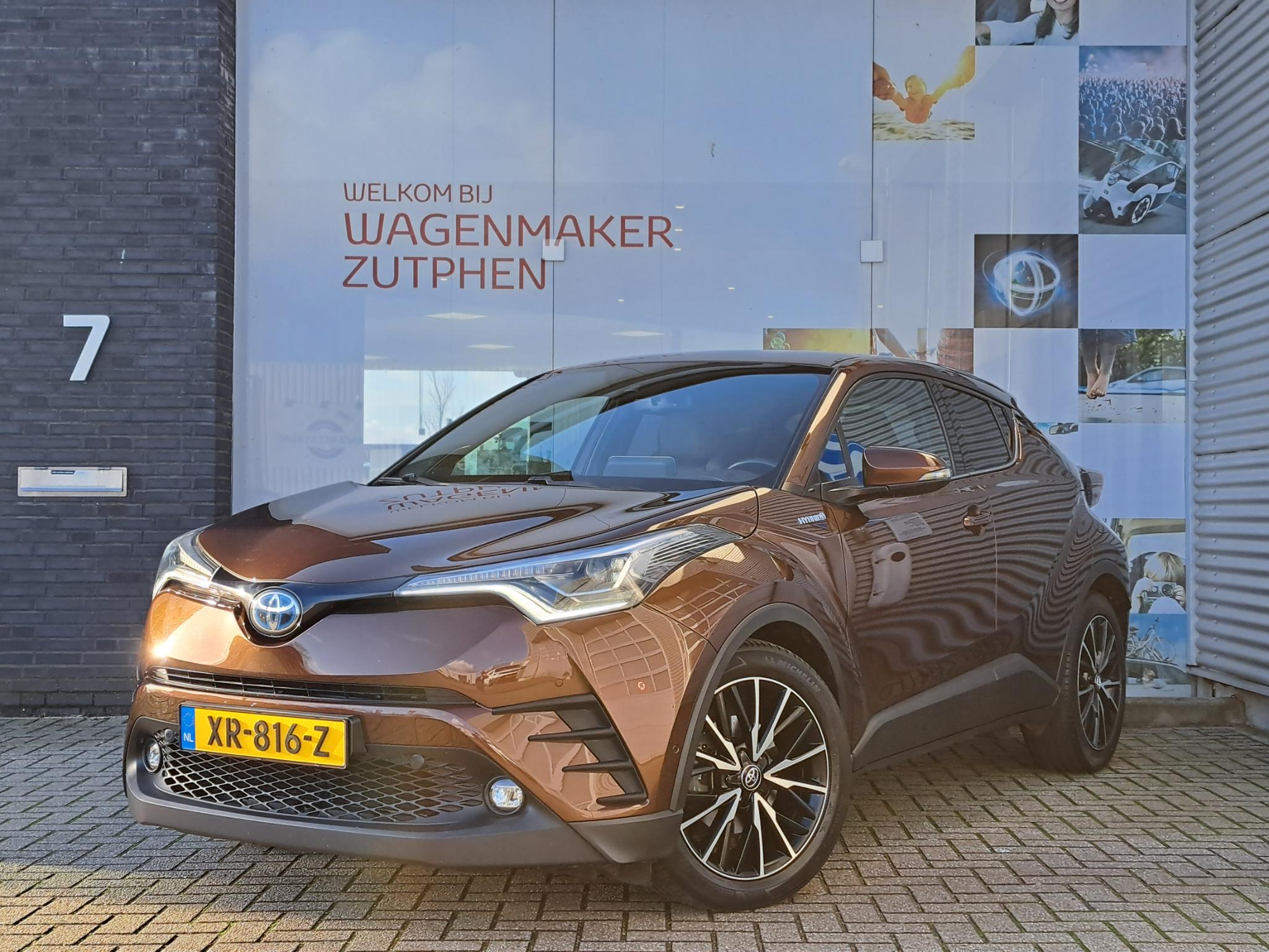 Toyota C-HR 1.8 Hybrid Executive Automaat