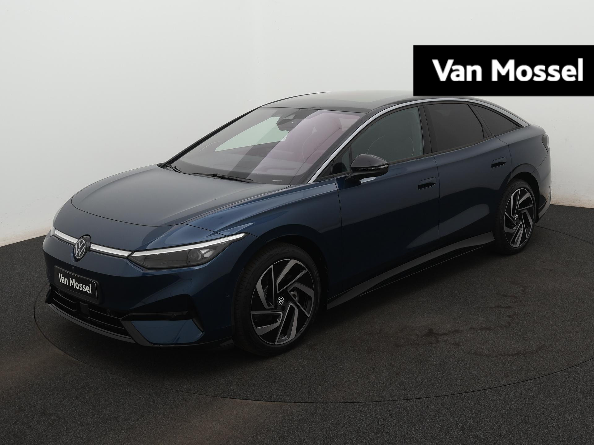 Volkswagen ID.7 Pro S Business 77 kWh 286 PK | Warmtepomp | Harman Kardon geluidssysteem | 360 graden camera | Keyless access | Apple Carplay draadloos | Achterklep elektrisch |