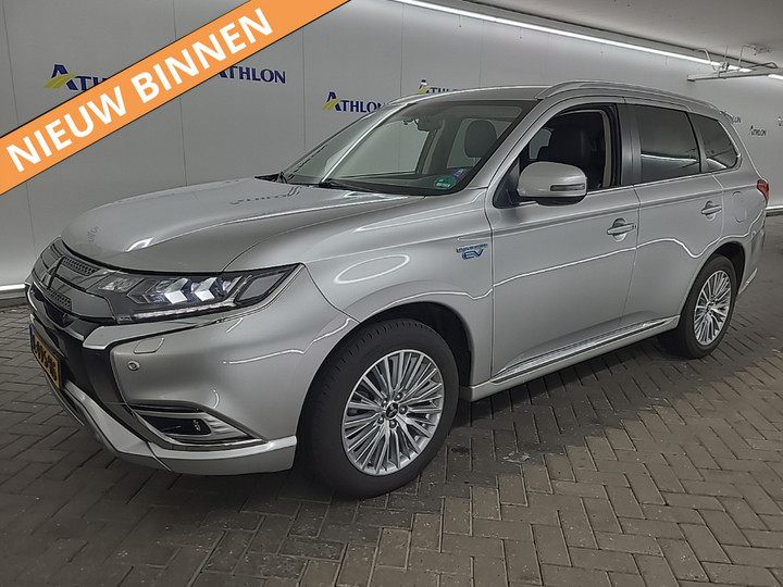 Mitsubishi Outlander 2.4 PHEV Intense [APPLE CARPLAY, TREKHAAK, ANDROID, LEDER/ALCANTARA, STOELVERWARMING, STANDKACHEL, ELEKTRISCHE STOEL, NIEUWSTAAT]