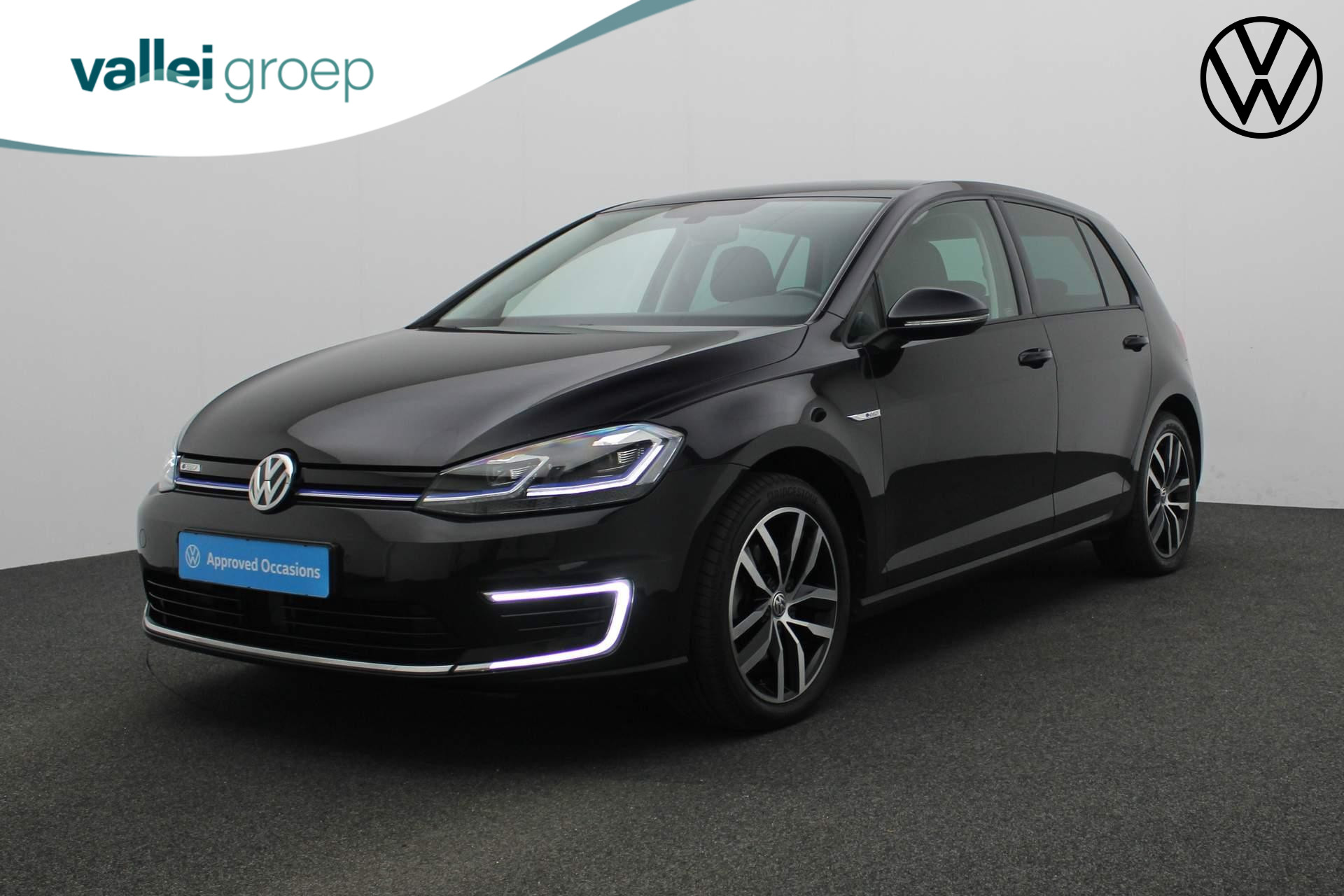 Volkswagen e-Golf 136PK | Navi | Parkeersensoren voor/achter | ACC