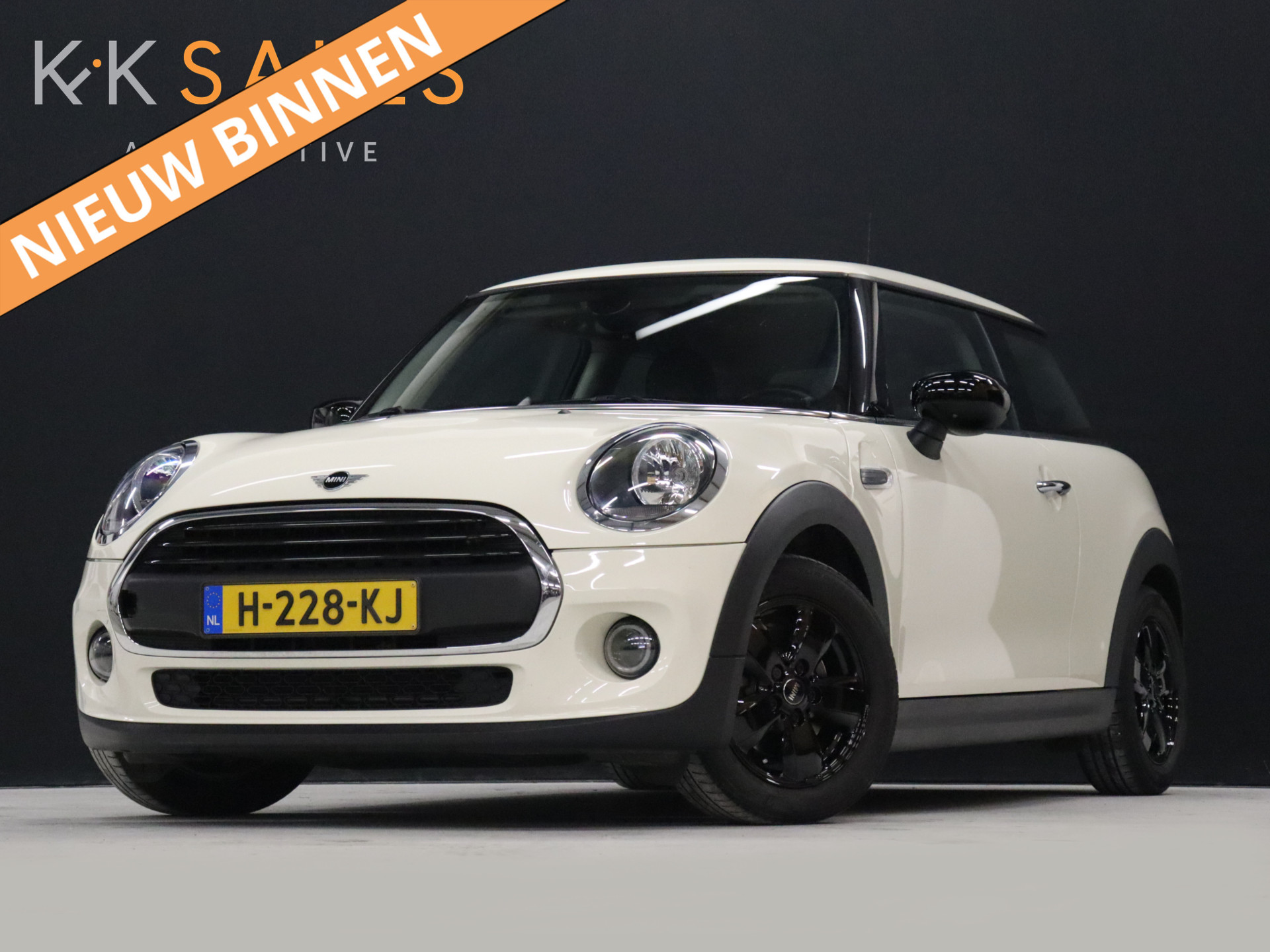 MINI 3-Deurs Mini 1.5 Sport [APPLE CARPLAY, VOL LEDER, CRUISE CONTROL, NAVIGATIE, AIRCO, NIEUWSTAAT]