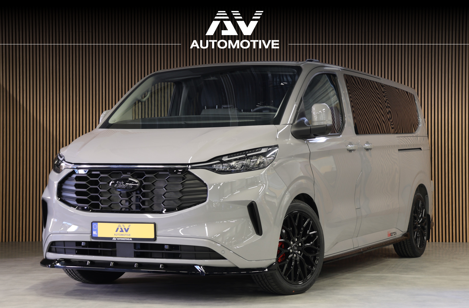 Ford Transit Custom 320 2.0 TDCI 170PK L2H1 LIMITED DC AUT | BPM VRIJ | L+R Schuifdeur | ACC | Blind Spot | Navigatie | Camera | CarPlay | Lane Assist | Stoelverwarming | Raptor Edition | Trekhaak | 6-Zitter | Dubbel Cabine