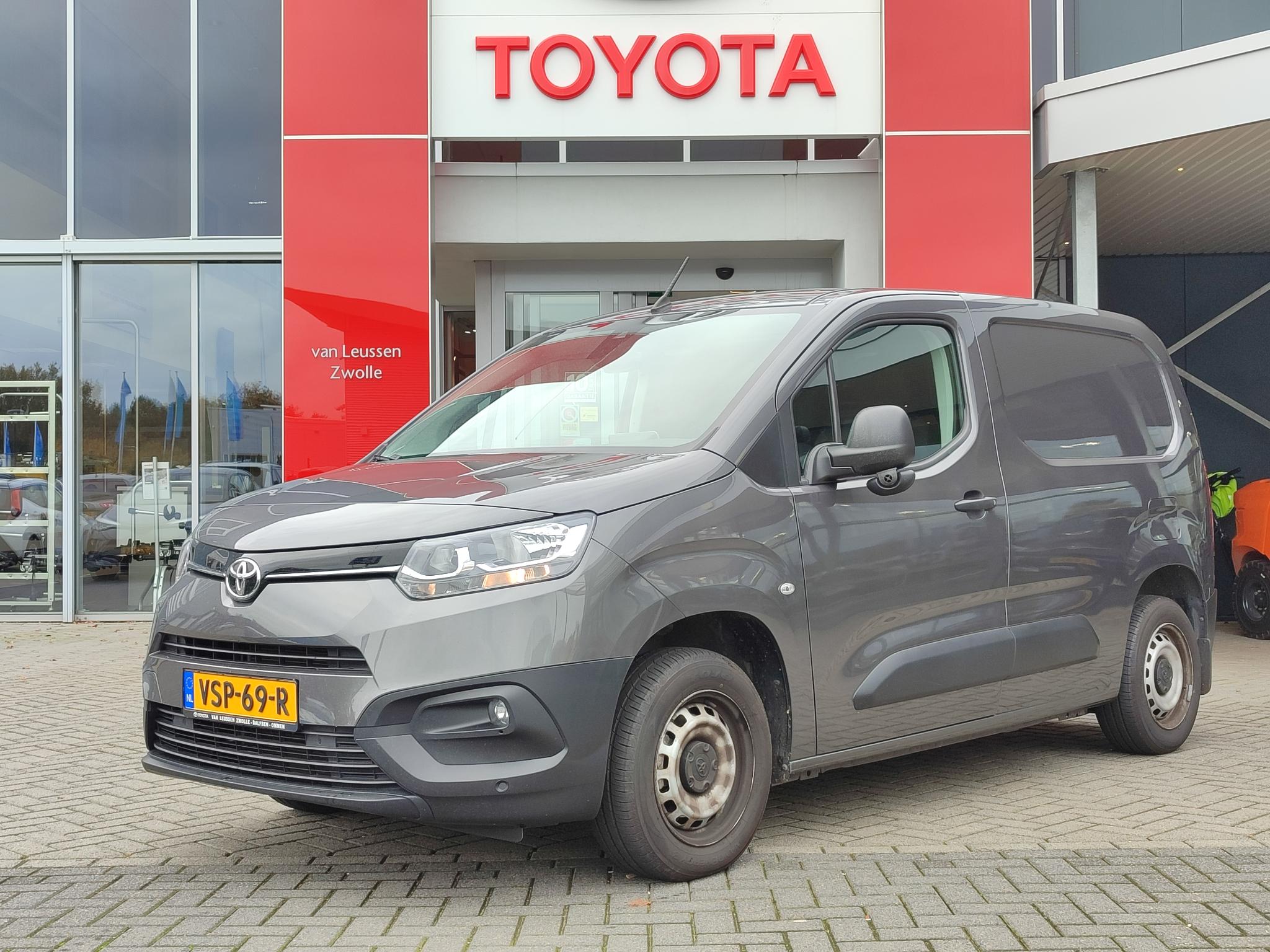 Toyota ProAce CITY 1.5 D-4D Live TREKHAAK CRUISE AIRCO CAMERA PARK-SENSOREN BLUETOOTH PRIVACY GLASS NL-AUTO