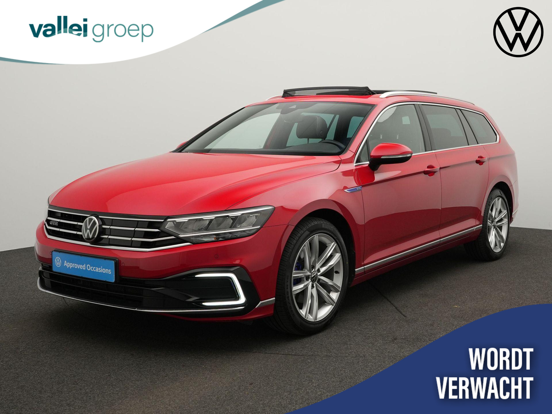 Volkswagen Passat Variant 1.4 TSI 218 pk DSG PHEV GTE Business | Panoramadak | Trekhaak | Geheugen-/massagestoelen | Navigatie Discover Pro | Leder/alcantara | Achteruitrijcamera