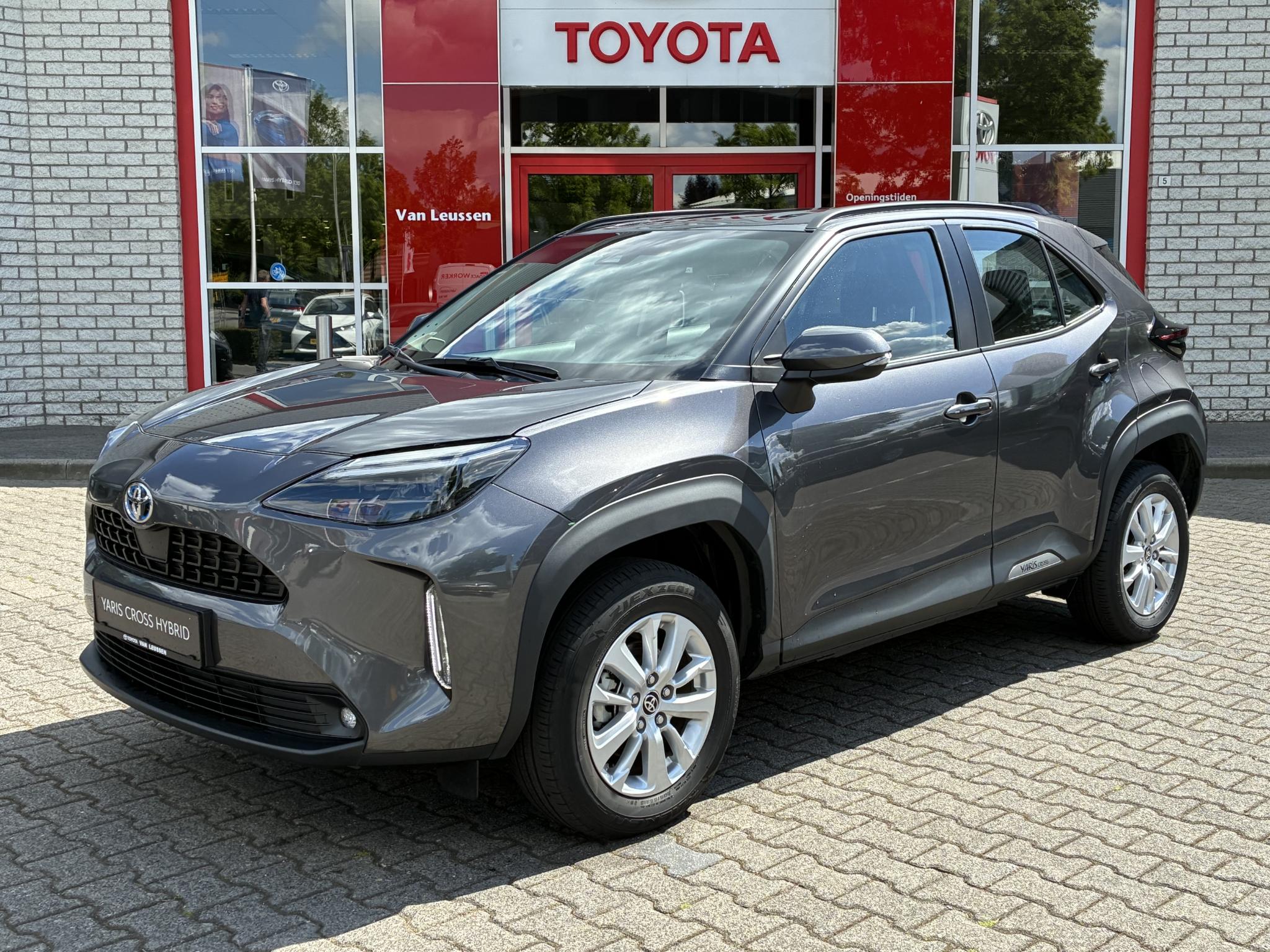Toyota Yaris Cross HYBRID 115 STOEL/STUURVERW HEAD-UP EL-ACHTERKLEP KEYLESS LED NAVI LM-VELGEN