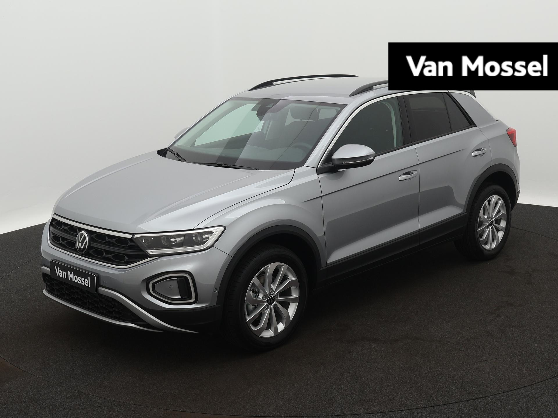 Volkswagen T-Roc 1.0 TSI Oranje Edition 116 PK | Navigatie | Apple Carplay | Dodehoeksensoren | Parkeersensoren | Camera | Getinte ruiten | LED Plus | Android Auto |