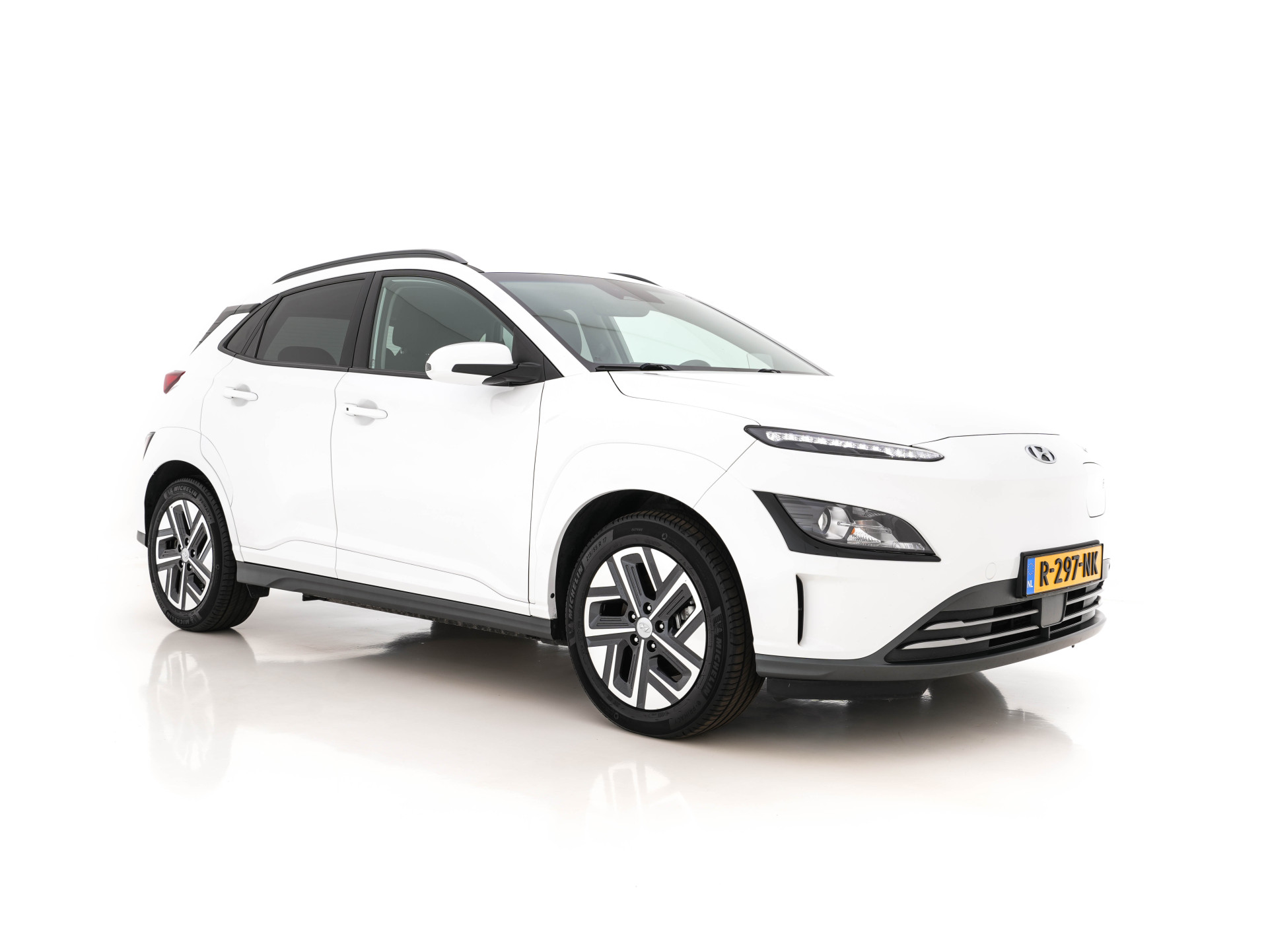 Hyundai Kona EV Fashion 39 kWh [ 3-Fase ] Aut. *HEAT-PUMP | NAVI-FULLMAP | VIRTUAL-COCKPIT | FULL-LED | KRELL-AUDIO | LANE-ASSIST | KEYLESS | CAMERA | HEAD-UP | SHIFT-PADDLES | DAB | ADAPT.CRUISE | COMFORT-SEATS | 17 "ALU*