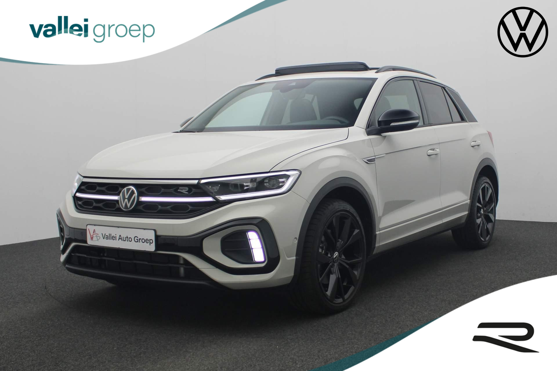 Volkswagen T-Roc 1.5 TSI 150PK DSG R-Line Black Style | Pano | Trekhaak | IQ Light | Keyless | BEATS | 19 inch | Navi | Camera | ACC