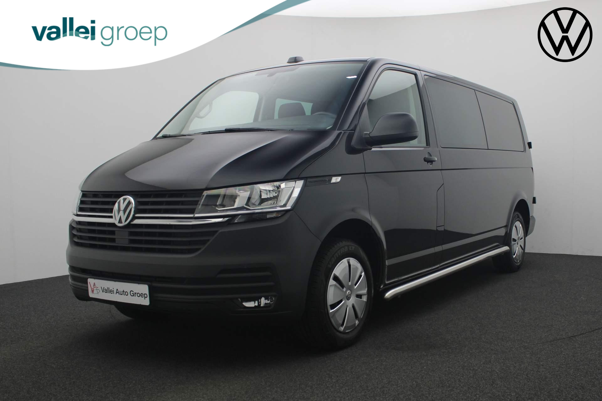 Volkswagen Transporter 6 pers. 2.0 TDI 110PK L2H1 30 DC Comfortline | Trekhaak | Parkeersensoren achter | Navi | Apple Carplay / Android Auto