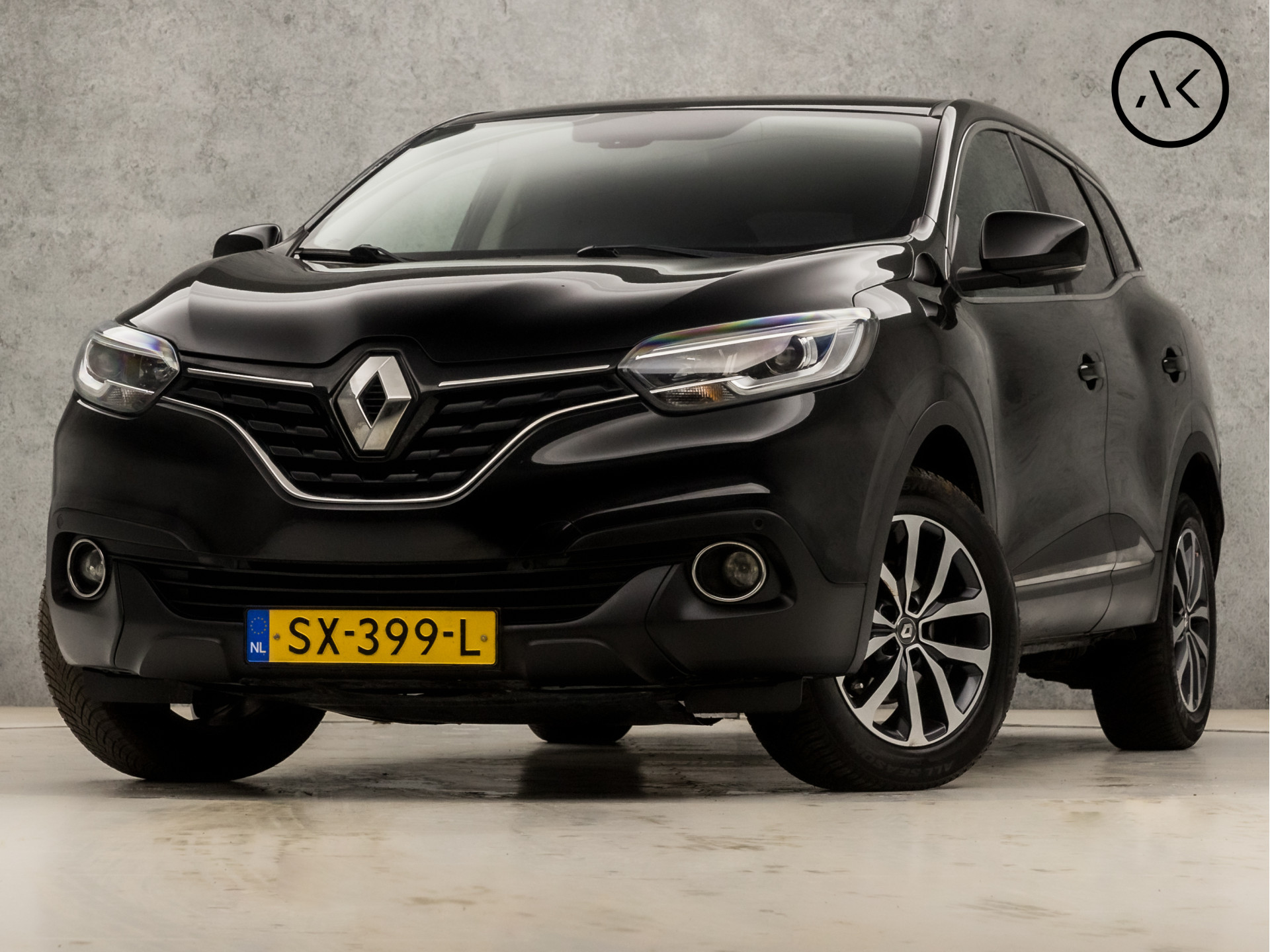 Renault Kadjar 1.2 TCe Sport (APPLE CARPLAY, NAVIGATIE, CLIMATE, GETINT GLAS, DIGITAL COCKPIT, SPORTSTOELEN, KEYLESS, CRUISE, XENON, NIEUWSTAAT)