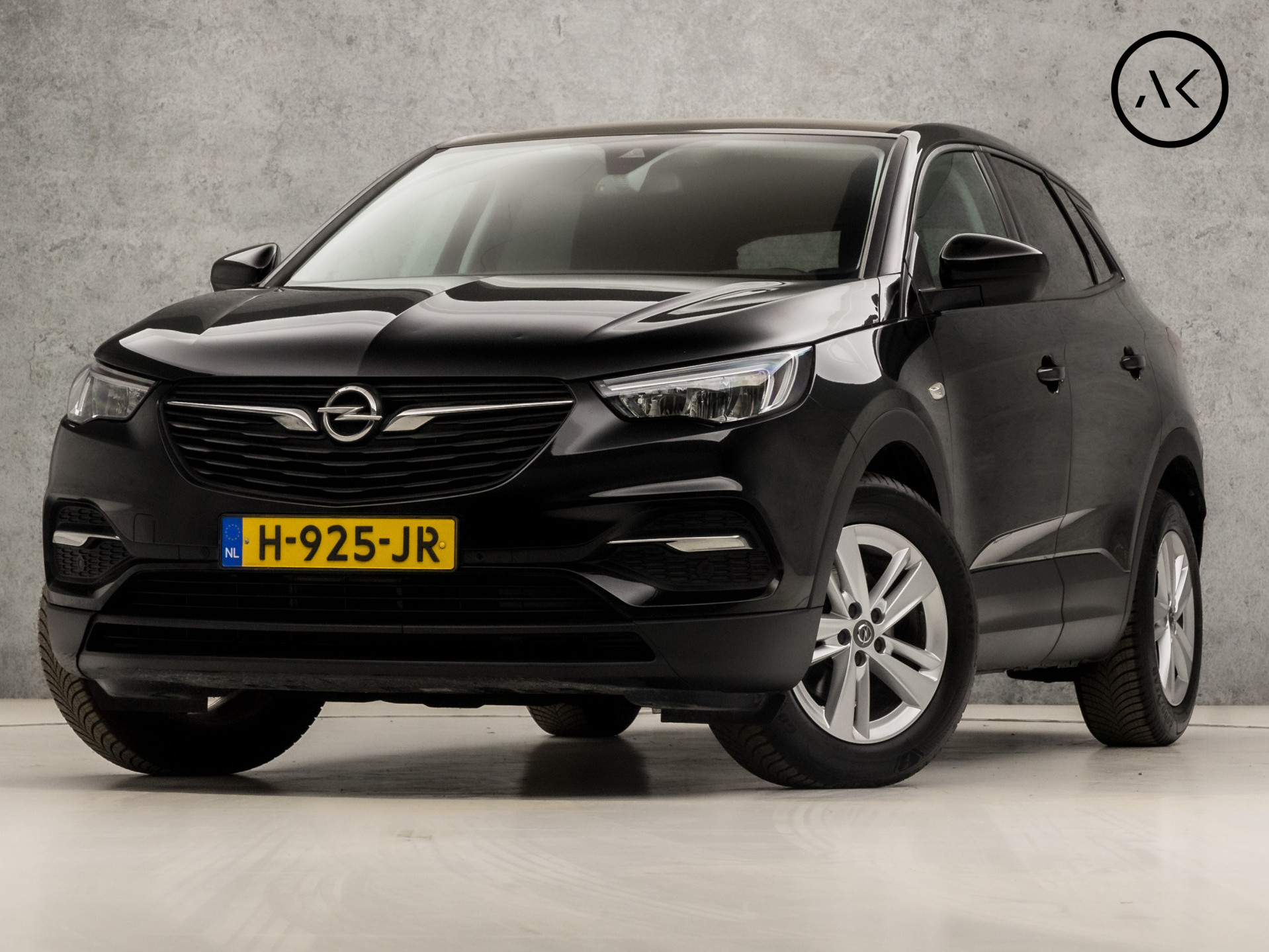 Opel Grandland X 1.2 Turbo Sport (GROOT NAVI, APPLE CARPLAY, CAMERA, GETINT, CRUISE, CLIMATE, ELEK PAKKET, ARMSTEUN, SPORTSTOELEN, LEDER, LM VELGEN, PARKEERSENSOREN, NIEUWE APK, NIEUWSTAAT)