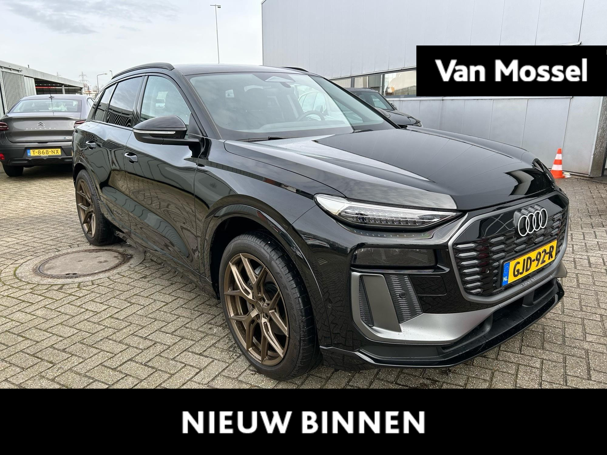 Audi Q6 e-tron Advanced edition 100 kWh | 21 Inch Velgen | Leder | S-line | Stoelverwarming | Navigatie | Camera | Parkeersensoren |