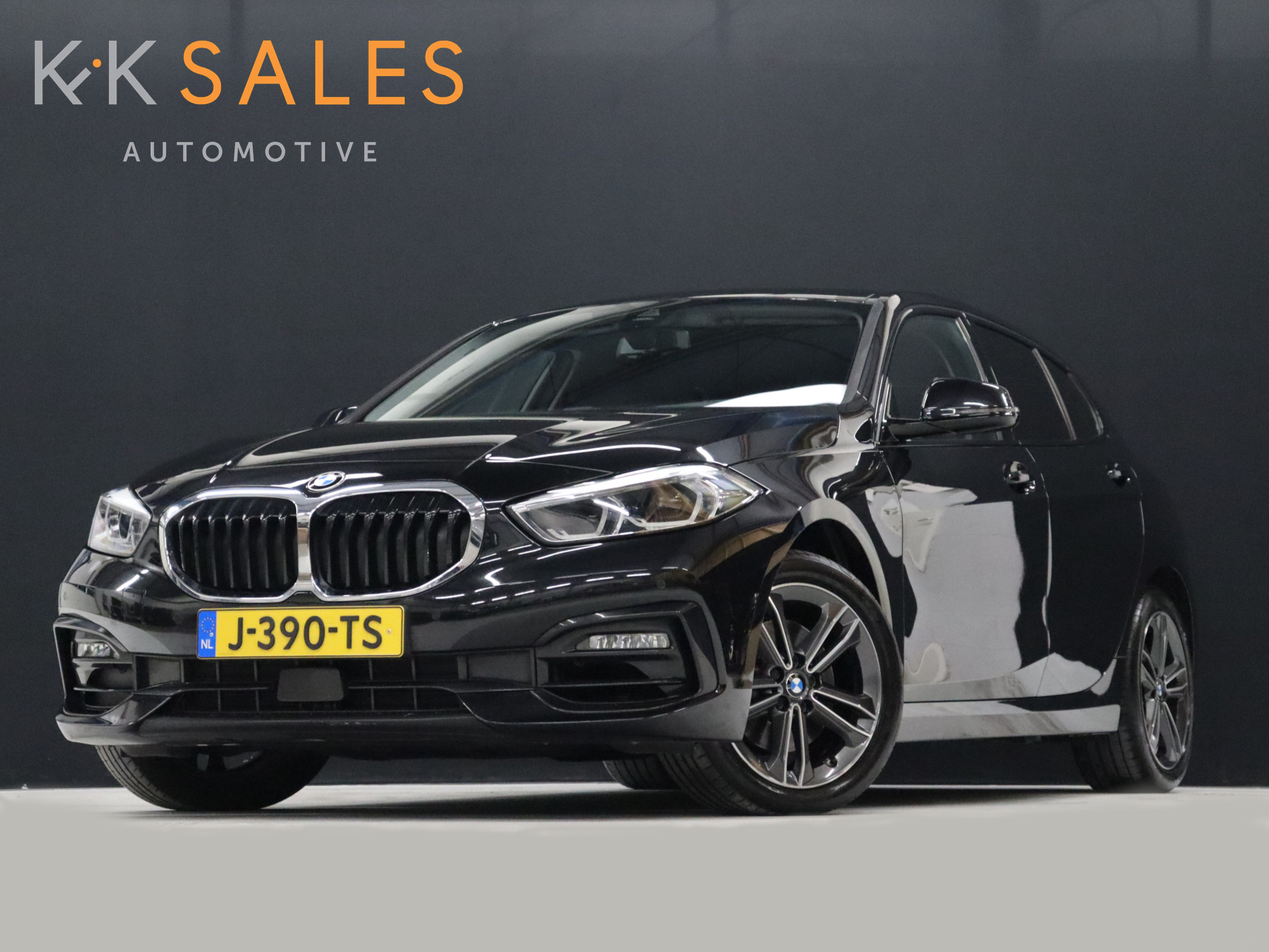 BMW 1 Serie 118i Sport Line [SPORTSTOELEN, APPLE CARPLAY, LED, DAB+, CLIMATE, PARK SENSOR V+A, CRUISE, NIEUWSTAAT]