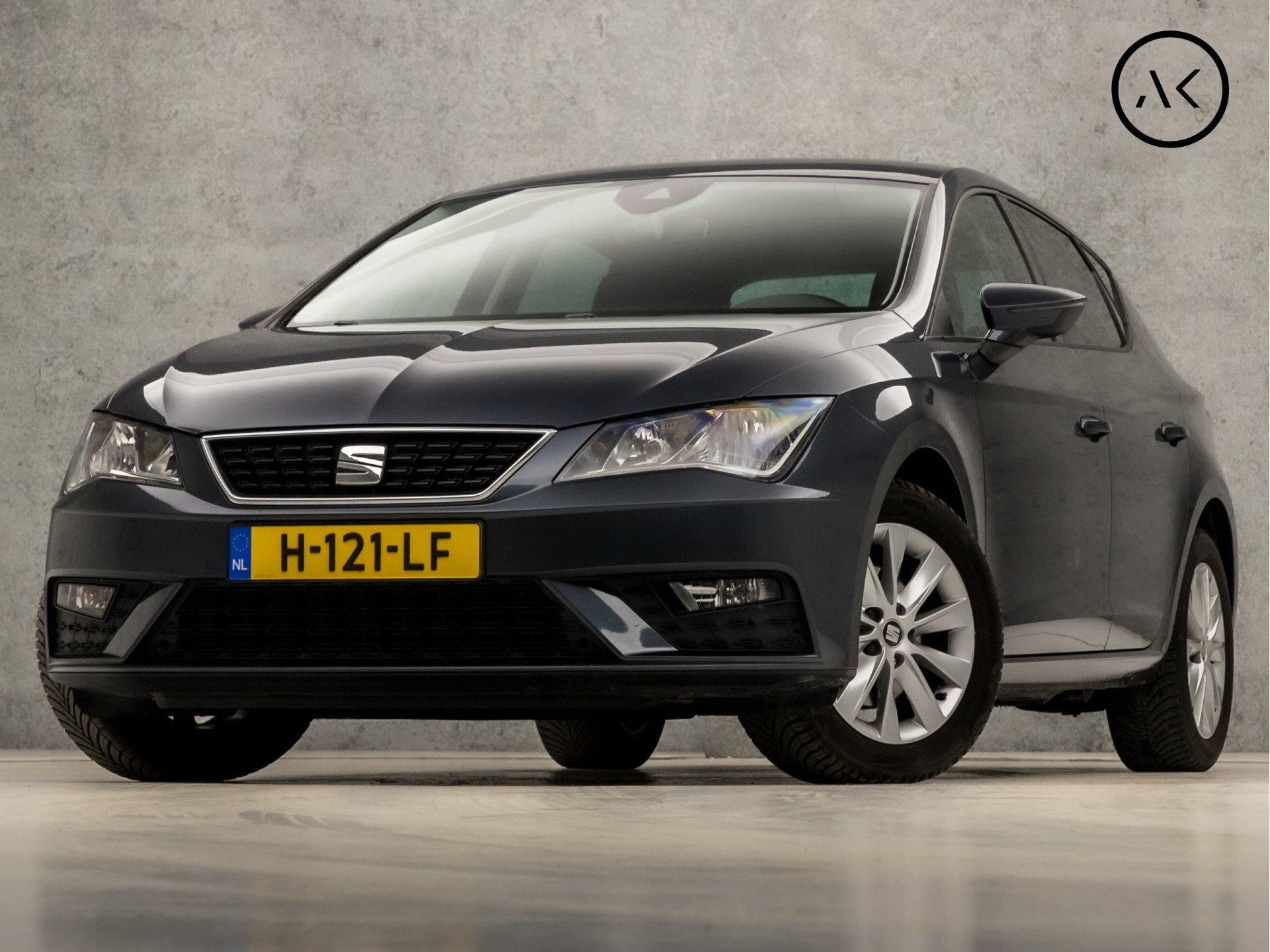 SEAT Leon 1.5 TSI Luxury 150Pk Automaat (DIGITAL COCKPIT, APPLE CARPLAY, NAVIGATIE, CAMERA, GETINT GLAS, SPORTSTOELEN, KEYLESS START, CRUISE, ARMSTEUN, NIEUWSTAAT)