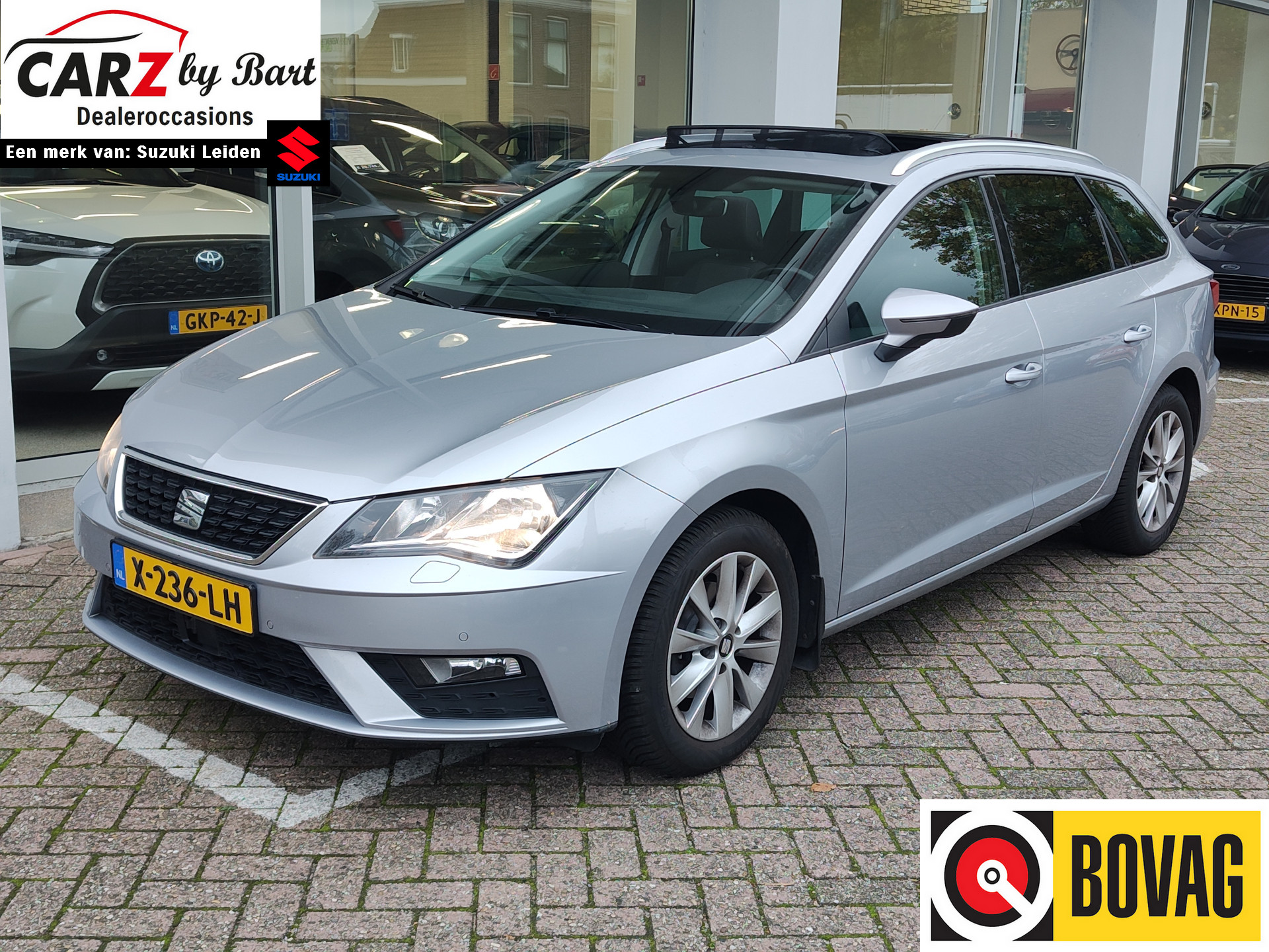 SEAT Leon ST 1.0 TSI STYLE ULTIMATE Open dak | Camera | Stoelverw. | All Seasonbanden