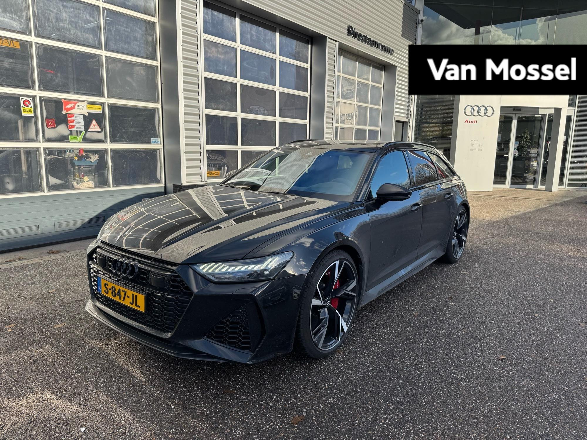 Audi RS6 Avant TFSI quattro 600 PK | RS-sportuitlaatsysteem | RS-keramische remmen | RS-dynamiekpakket plus | RS-sportonderstel plus DRC | 360 Camera | Panoramadak | Adaptive Cruise Control | Vierwielbesturing | Stoelverwarming | Virtual Cockpit | Laser LED Matrix | Lichtmetalen velgen | Privacy glass |