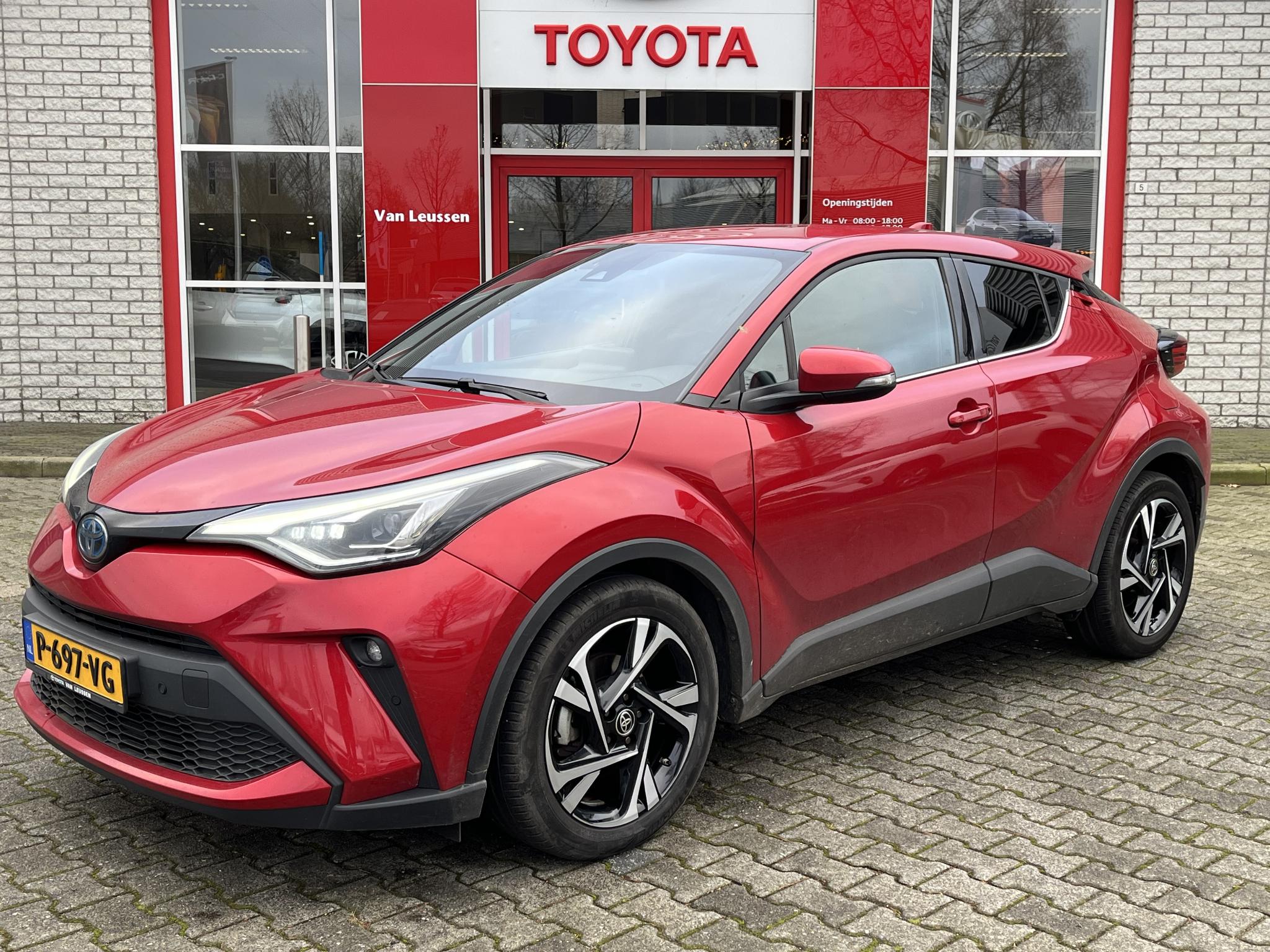 Toyota C-HR 1.8 Hybrid Style STOELVERW. BLIND-SPOT NAVI APPLE/ANDROID STUURVERW. PARKCAMERA NL-AUTO 1E-EIG