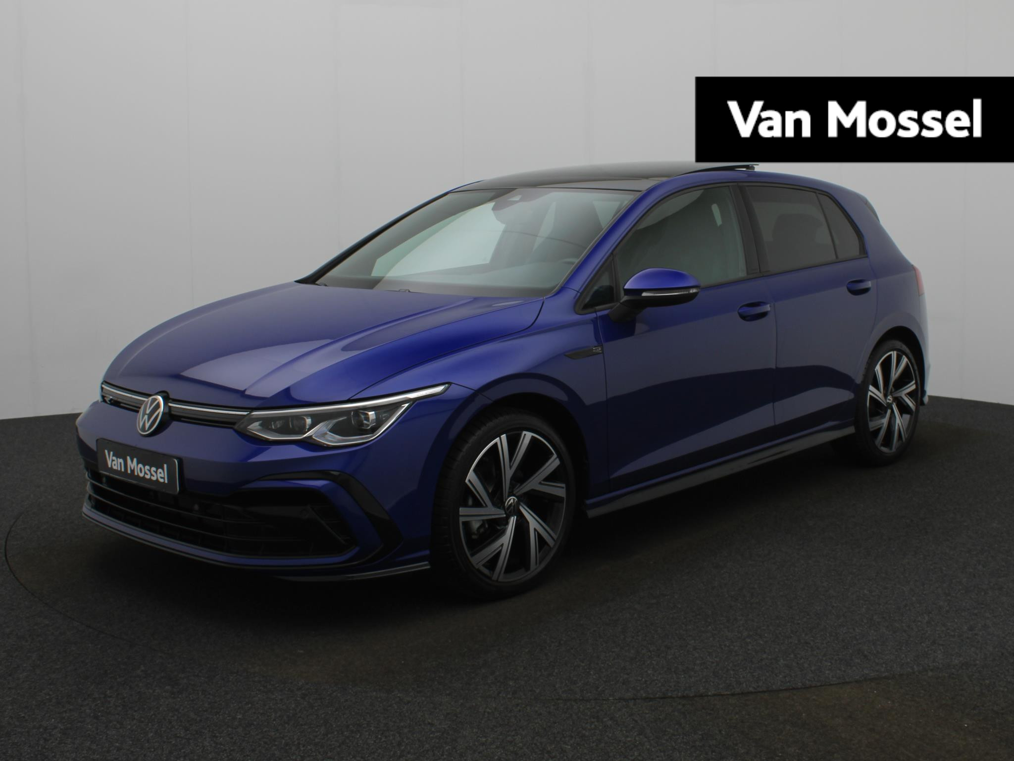Volkswagen Golf 1.5 eTSI R-Line Business+ | Panoramadak | Navigatie | Carplay | Stuur/stoel verwarming | LED Verlichting | Sfeerverlichting | Parkeerhulp |