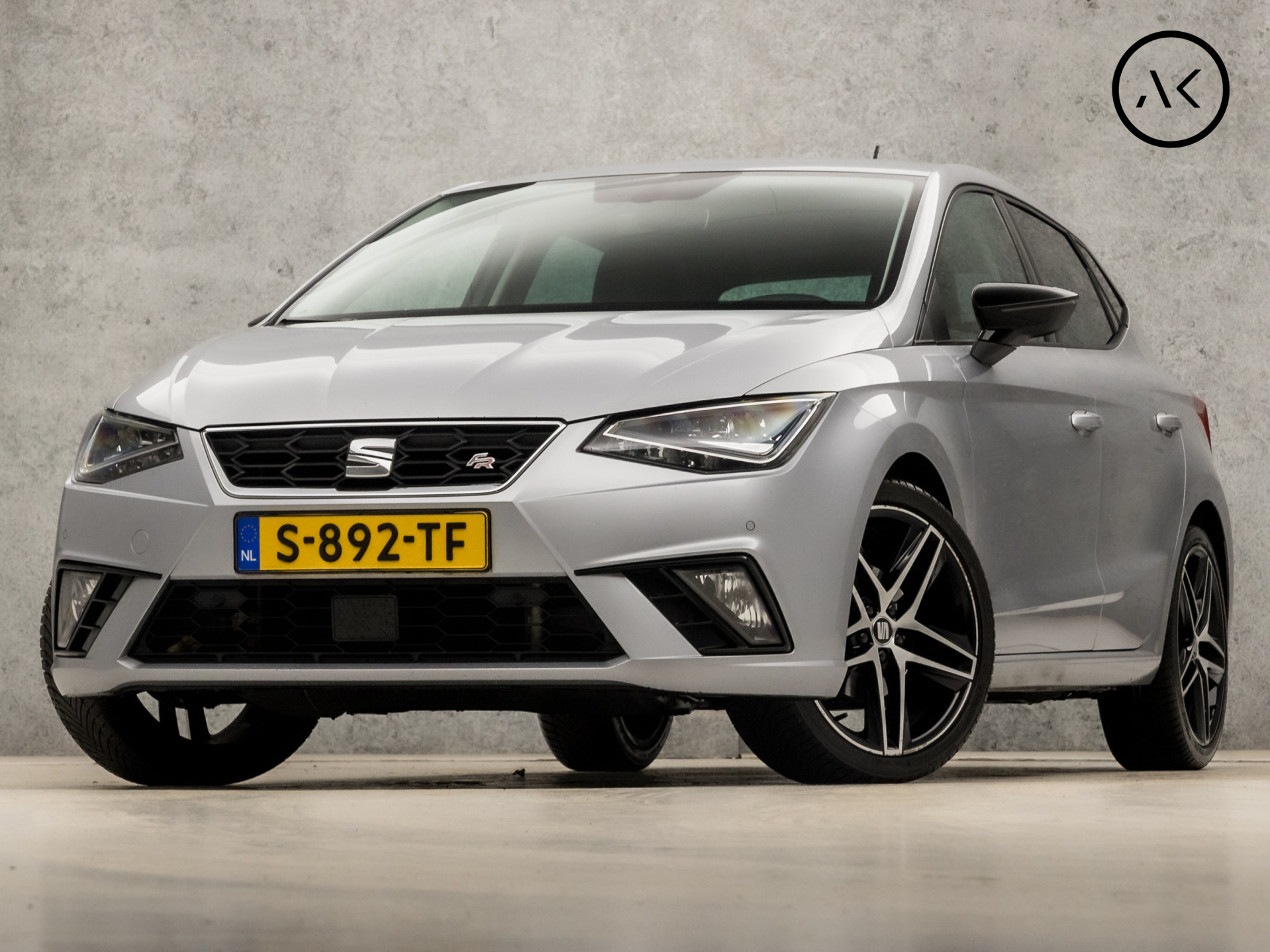 SEAT Ibiza 1.0 TSI FR Intense Automaat (DIGITAL COCKPIT, APPLE CARPLAY, GROOT NAVI, CAMERA, STOELVERWARMING, SPORTSTOELEN, PARKEERSENSOREN, KEYLESS, LM VELGEN, GETINT GLAS, NIEUWE APK, NIEUWSTAAT)