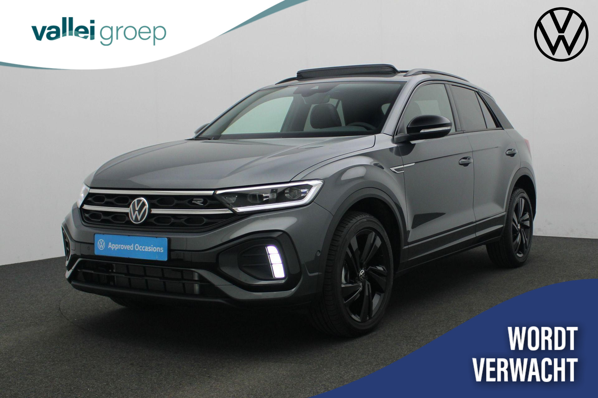 Volkswagen T-Roc 1.5 TSI 150 pk DSG R-Line Edition | Panoramadak | Stuur-/stoelverwarming | Achteruitrijcamera | Keyless Entry