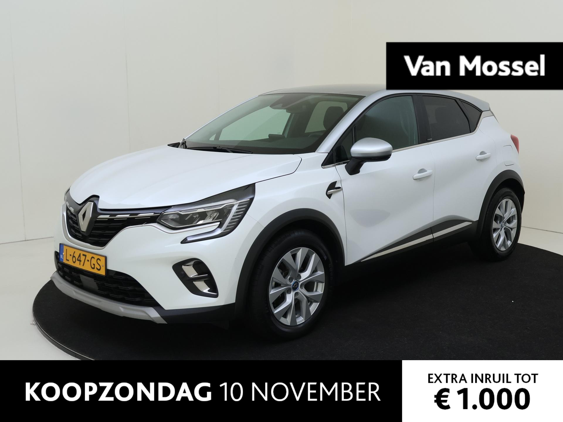 Renault Captur 1.6 E-Tech Plug-in Hybrid 160 PK Intens Navigatie / Climate Control / Cruise Control / Parkeersensoren Voor en Achter / Camera Achter