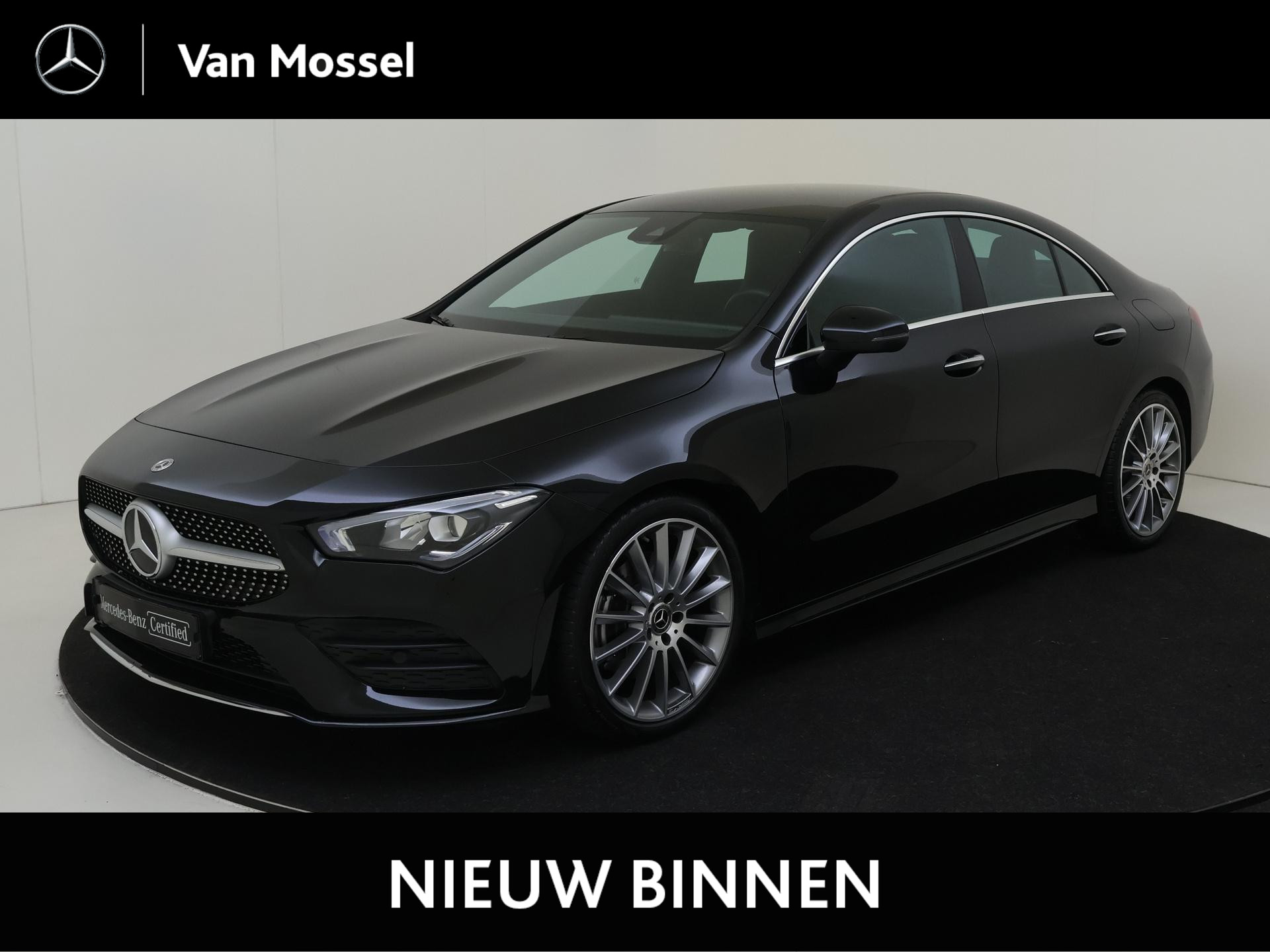 Mercedes-Benz CLA 200 AMG Line 19 inch multispaak / Parkeer Camera / Stoelverwarming / Elektr. Spiegels