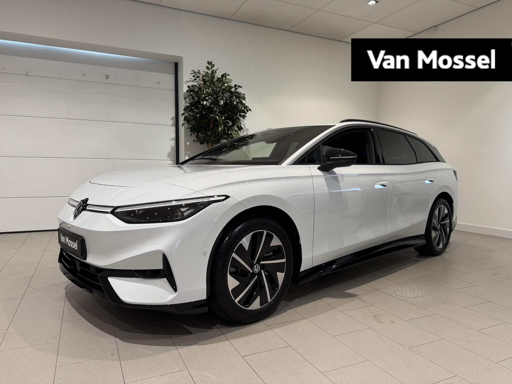 Volkswagen ID.7 Tourer Pro Business 77 kWh | Navigatie | 360 Camera | Apple Carplay | Massage stoelen | Stoelverwarming | Side Assist | Cruise Control Adaptief | 371809 |