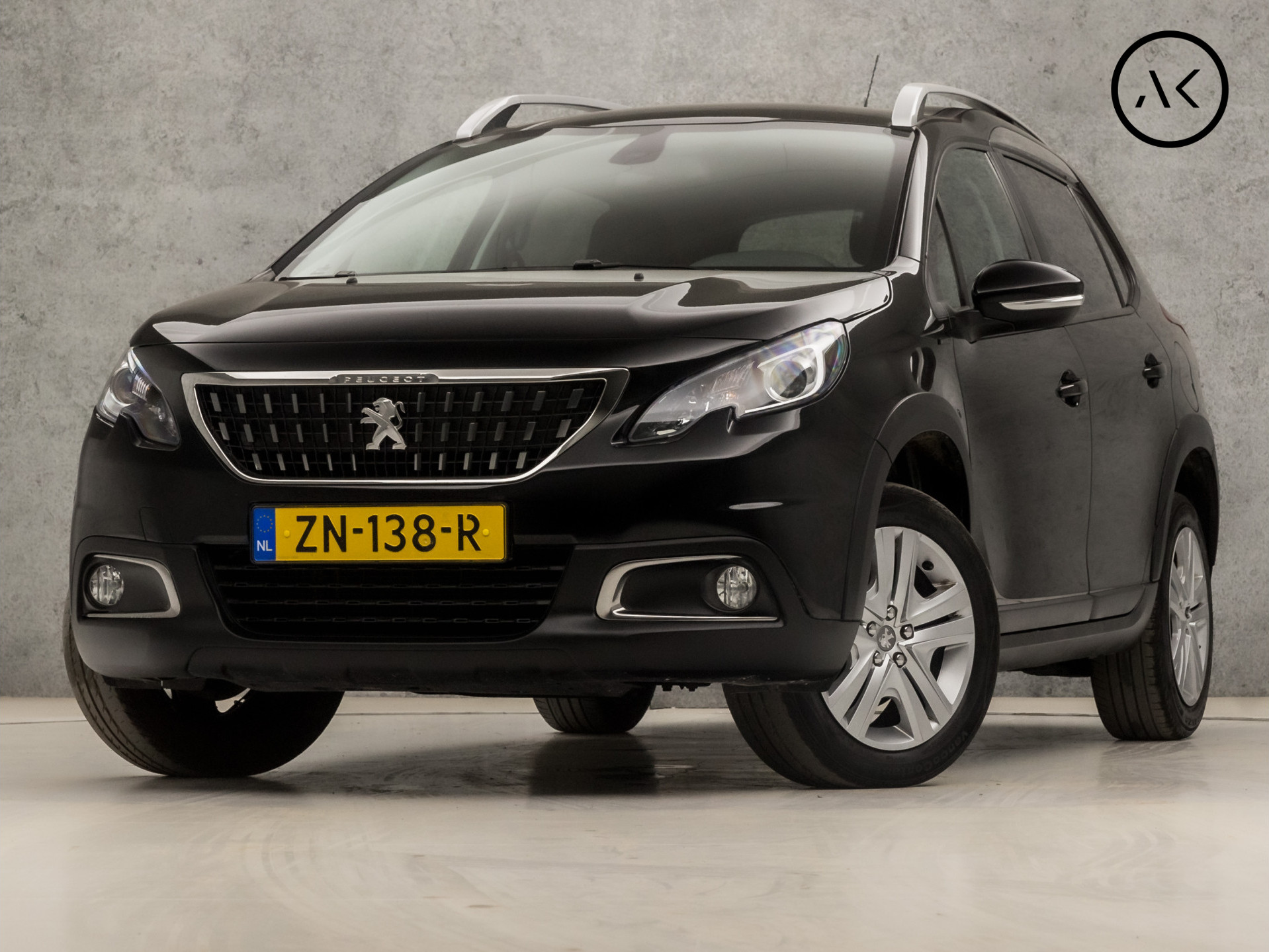 Peugeot 2008 1.2 PureTech Sport (NAVIGATIE, GETINT GLAS, CRUISE, XENON, ELEK PAKKET, ARMSTEUN, SPORTSTOELEN, PARKEERSENSOREN, NIEUWE APK, NIEUWSTAAT)