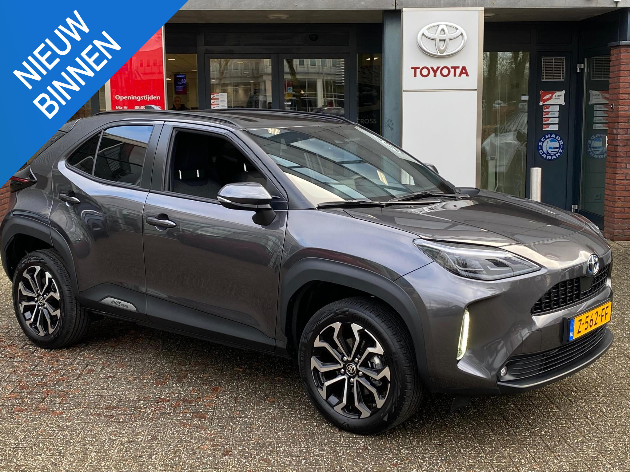 Toyota Yaris Cross 1.5 HYBRID 115 DYNAMIC APPLE/ANDROID NAVI LED PRIVACY-GLASS 17"LMV NL-AUTO