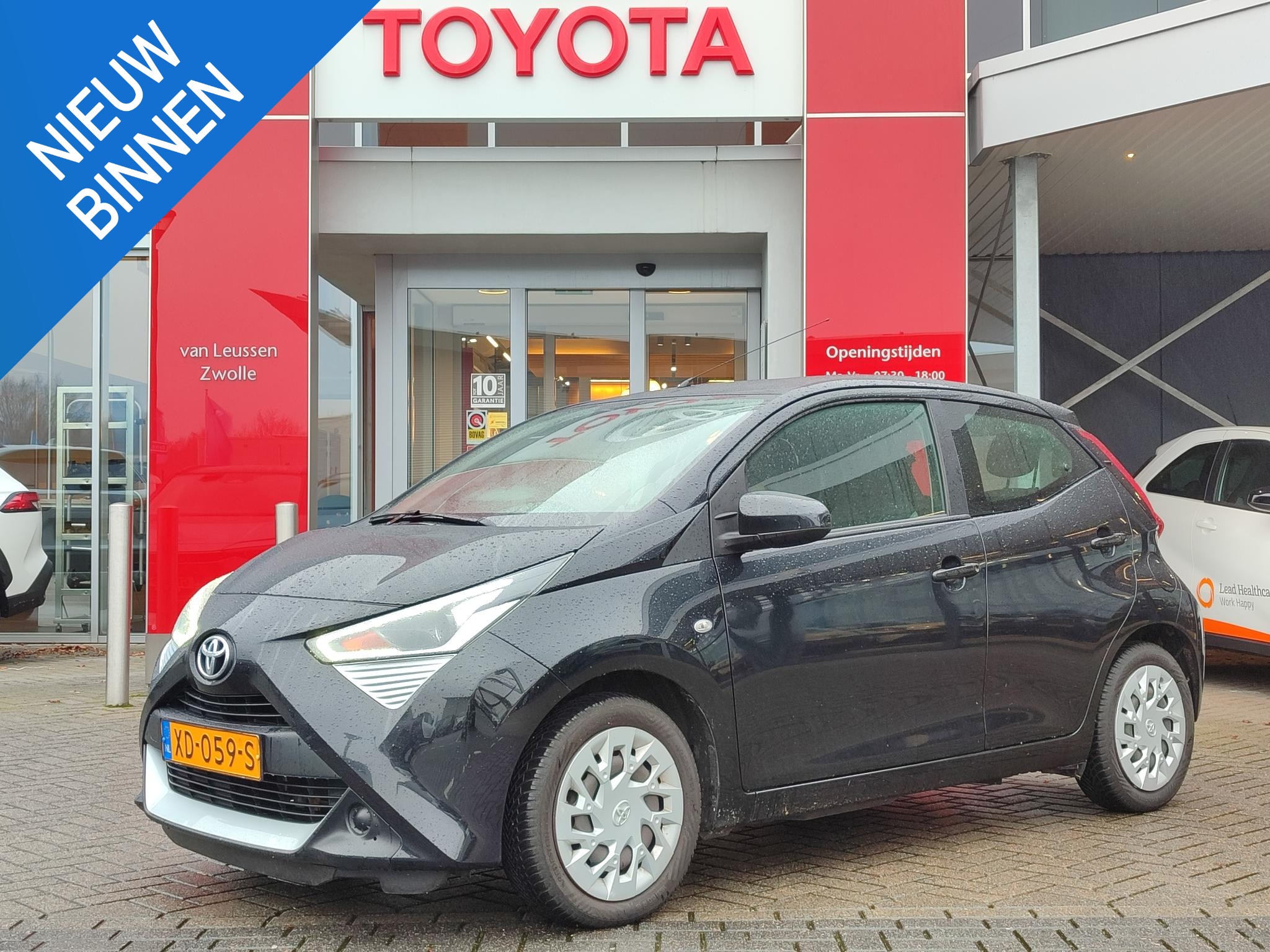 Toyota Aygo 1.0 VVT-i x-play 4S-BANDEN CAMERA BLUETOOTH AIRCO EL-RAMEN/SPIEGELS NL-AUTO