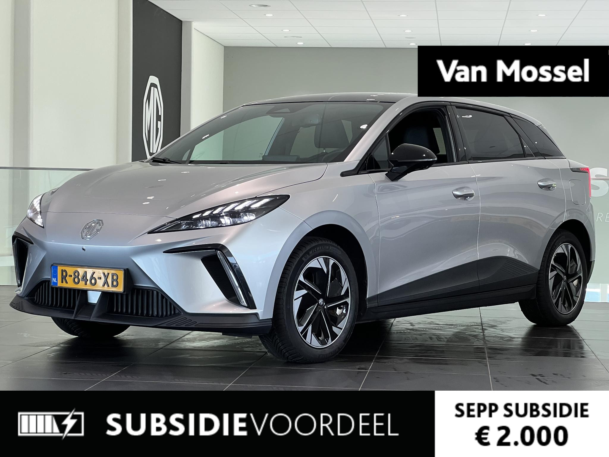 MG 4 Long Range Luxury 64 kWh | 1e-Eigenaar | Navi | Led Koplampen | 360 Camera | Getint Glas | Stoelverwarming |