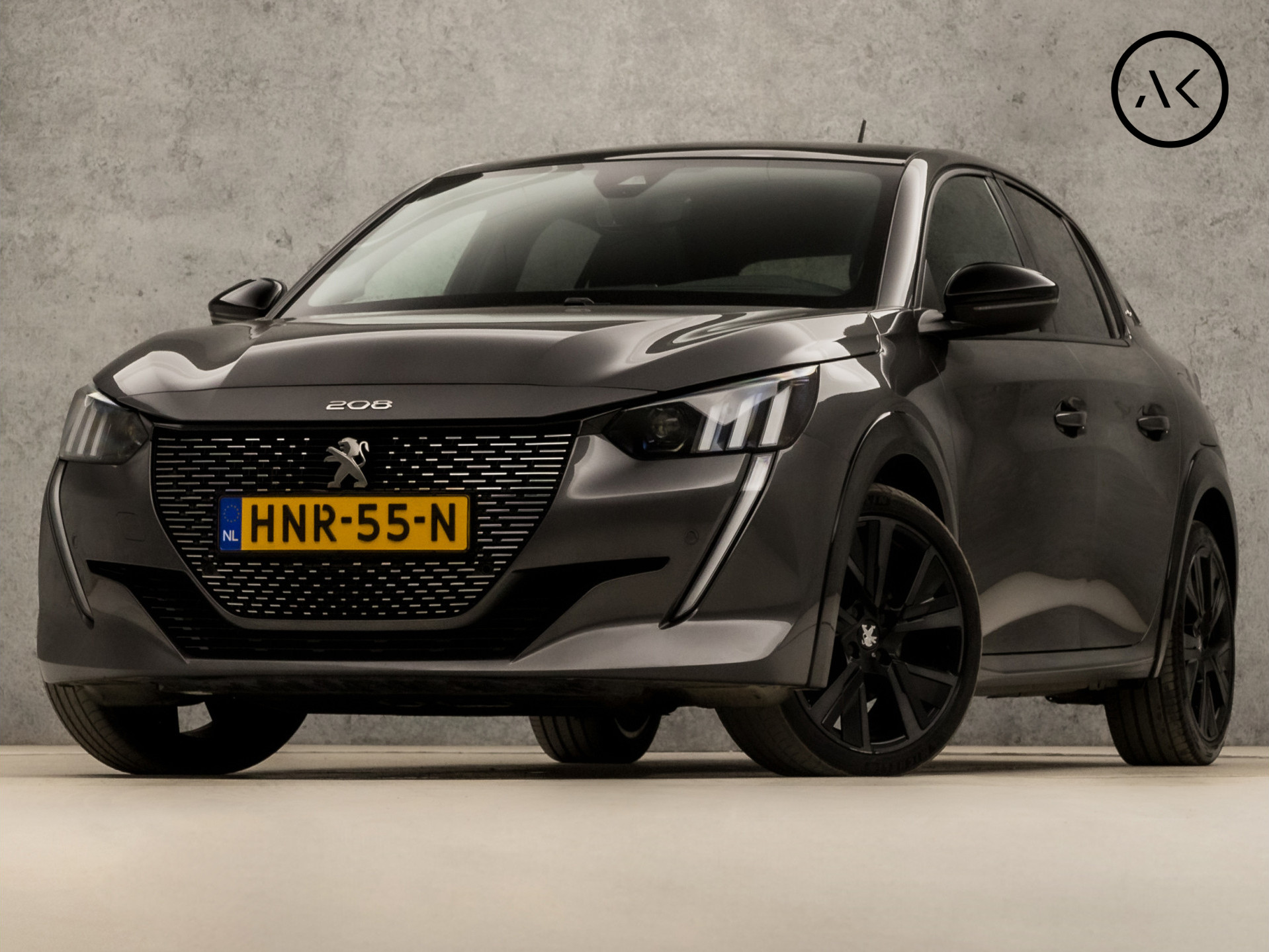 Peugeot 208 1.2 PureTech GT Automaat (PANORAMADAK, APPLE CARPLAY, GROOT NAVI, VIRTUAL COCKPIT, 360 CAMERA, LEDER, SPORTSTOELEN, GETINT GLAS, KEYLESS, NIEUWSTAAT)