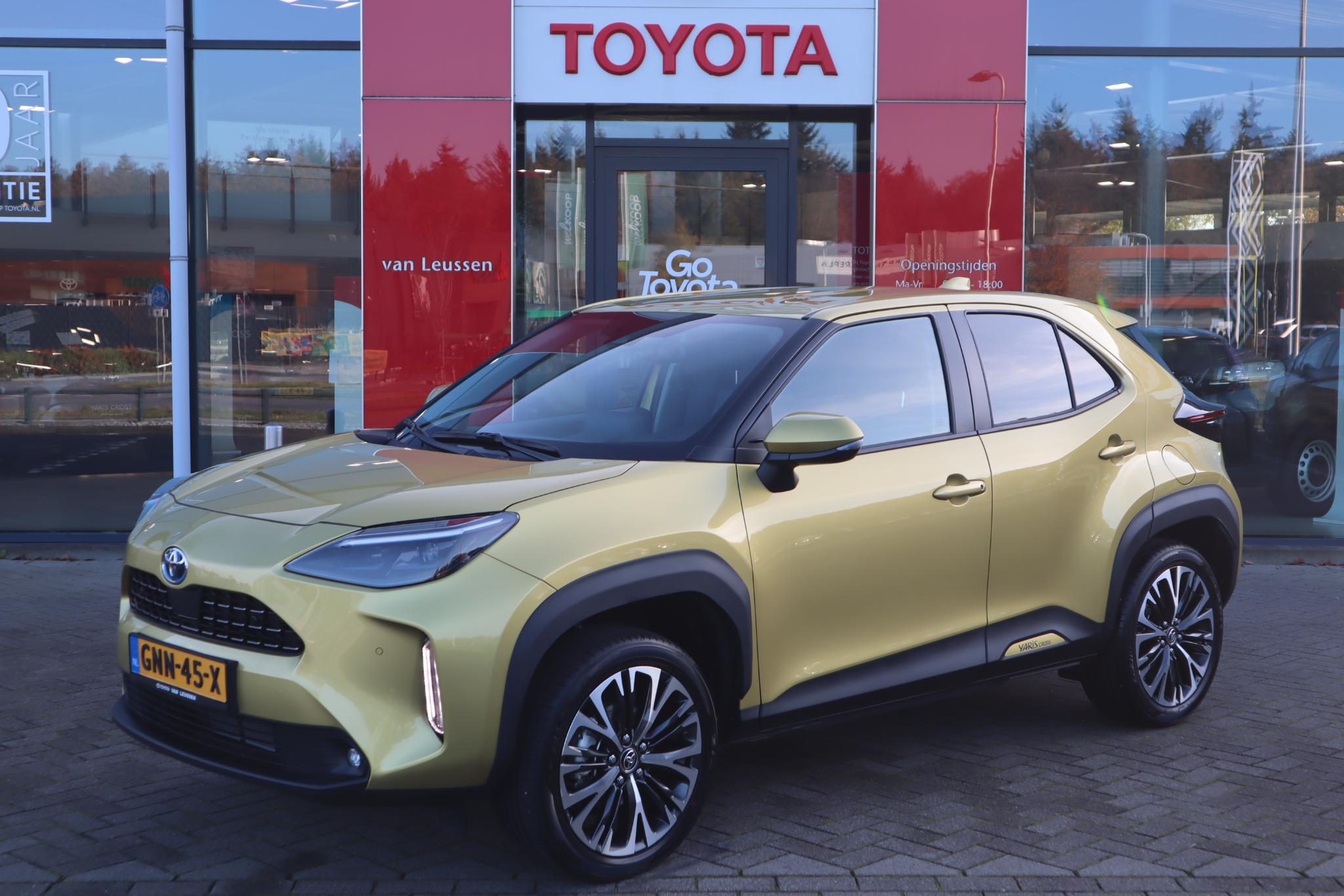 Toyota Yaris Cross 1.5 HYBRID EXECUTIVE APPLE/ANDROID NAVI STOELVERWARMING LED-PAKKET 18"LMV KEYLESS DRAADLOOS-TEL-LADEN