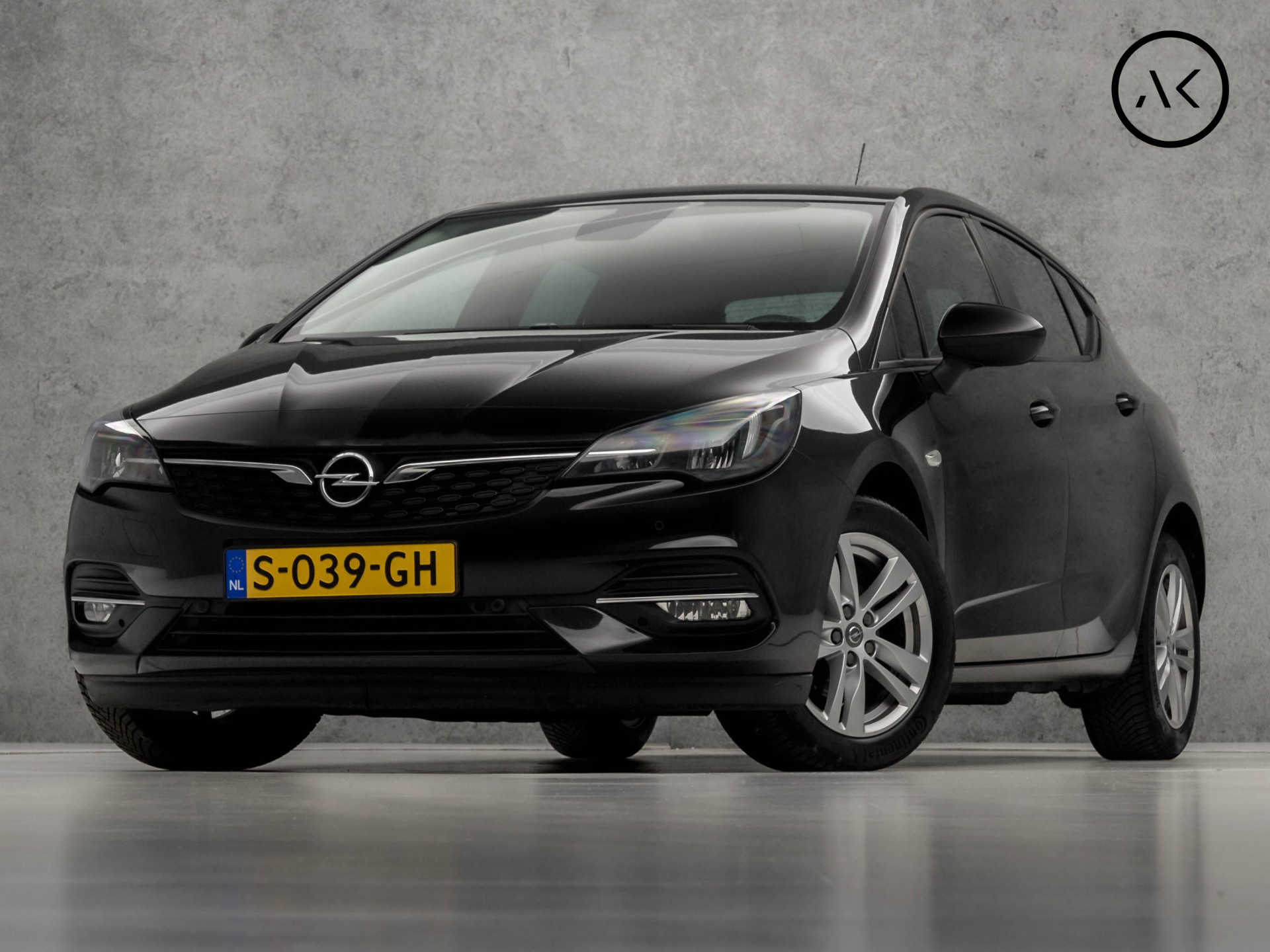 Opel Astra 1.4 Blitz Sport 150Pk Automaat (NAVIGATIE, CAMERA, STUUR/STOEL VERWARMING, MATRIX LED KOPLAMPEN, BLUETOOTH, GETINT GLAS, CRUISE CONTROL, NIEUWSTAAT)