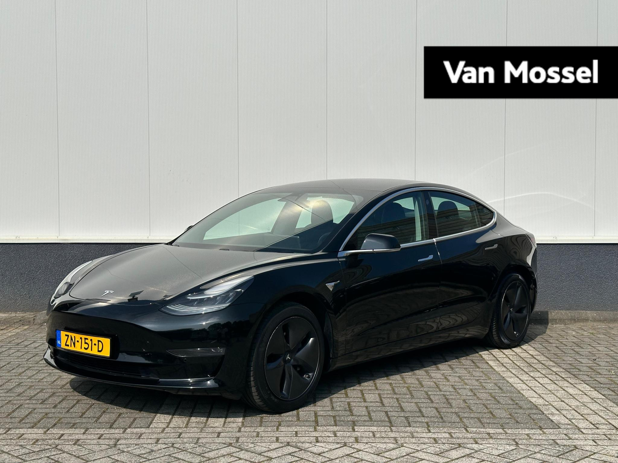 Tesla Model 3 Standard RWD Plus 60 kWh | Panorama-dak | Leder | Stoelverwarming | Navigatie | Achteruitrijcamera