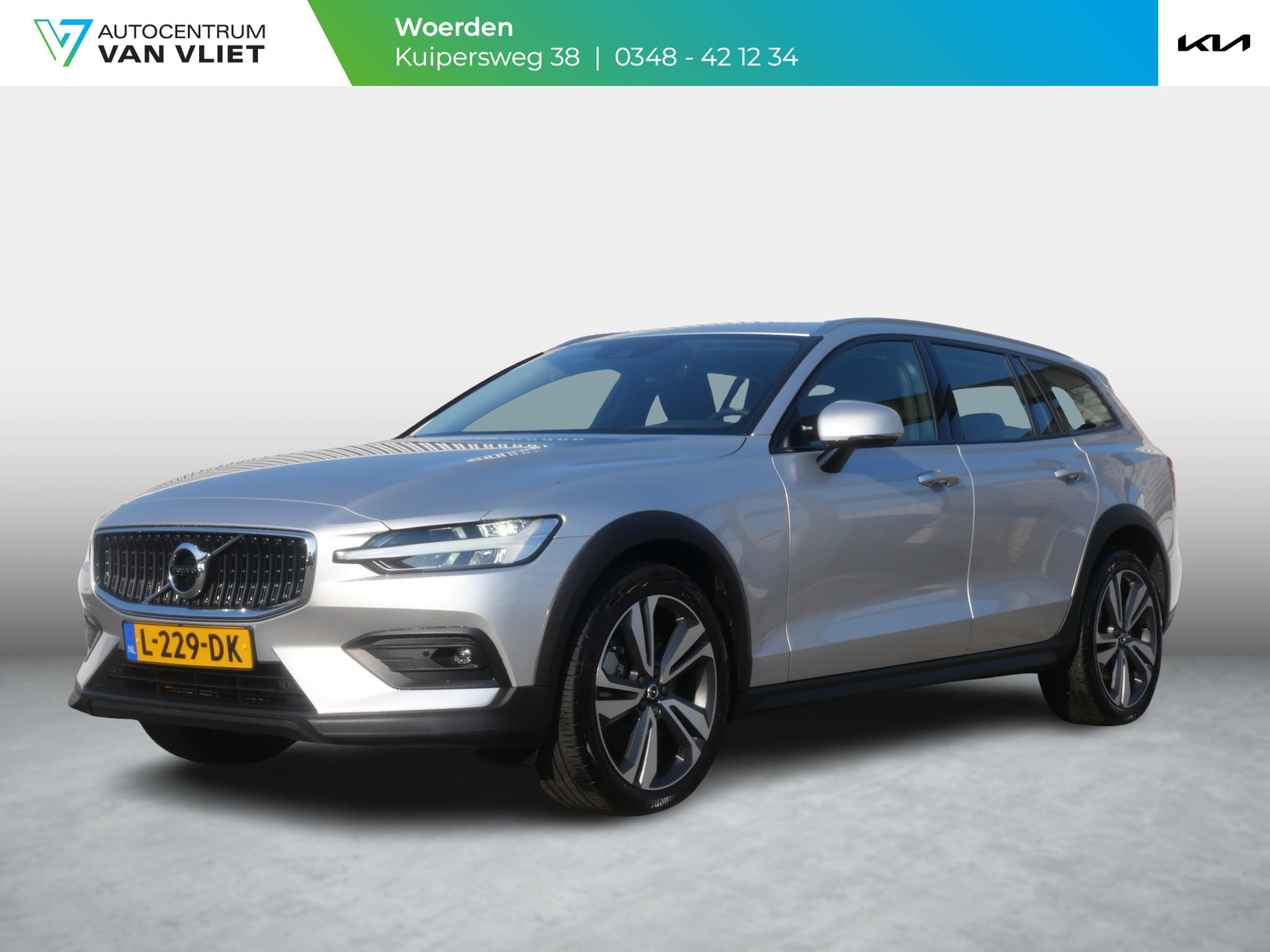 Volvo V60 Cross Country 2.0 B5 AWD Pro | Leder | Adapt. Cruise | CarPlay | Navi | Clima | Elek. stoelen + geheugen | 19'' LM | Camera