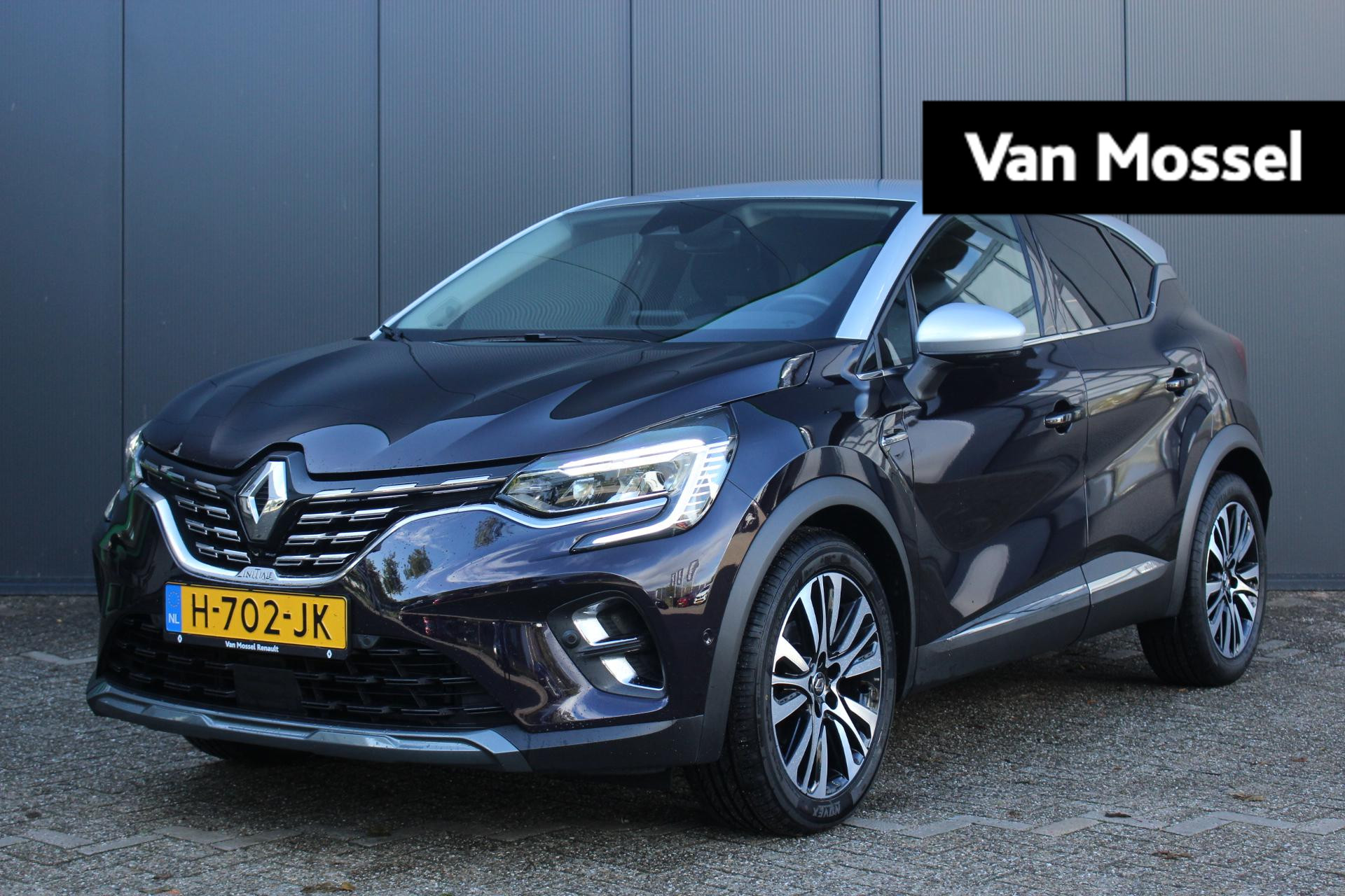 Renault Captur 1.3 TCe 155Pk Initiale Paris | Apple & Android Carplay | Navigatie | Climate Control | Adaptieve Cruise Control | 360 Camera | Parkeersensoren | Verwarmbare Voorstoelen + Stuur |