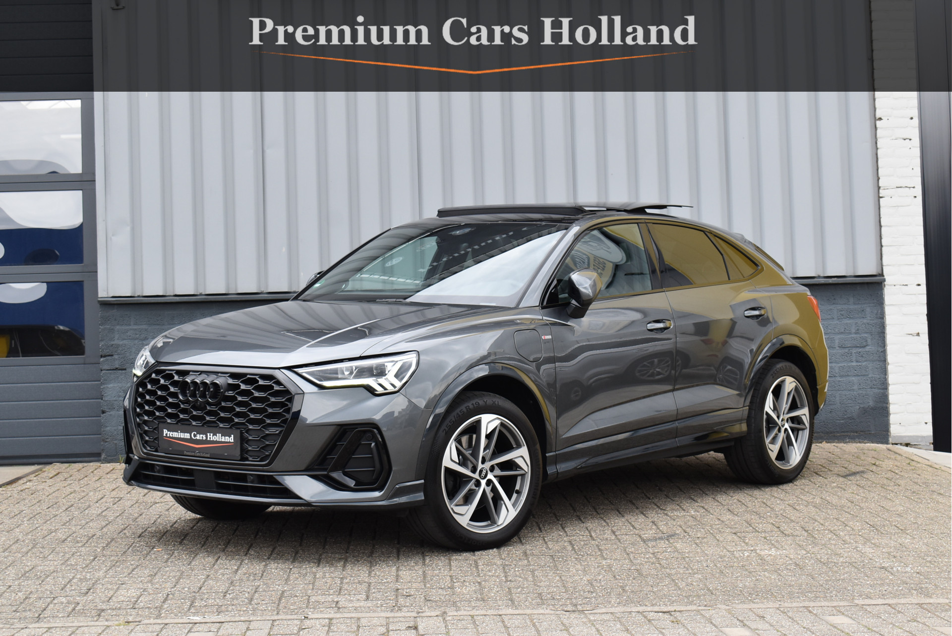 Audi Q3 Sportback 45 TFSI e S-Line 245 Pk Black Optik Pano Navi Leder Memory 19 Inch
