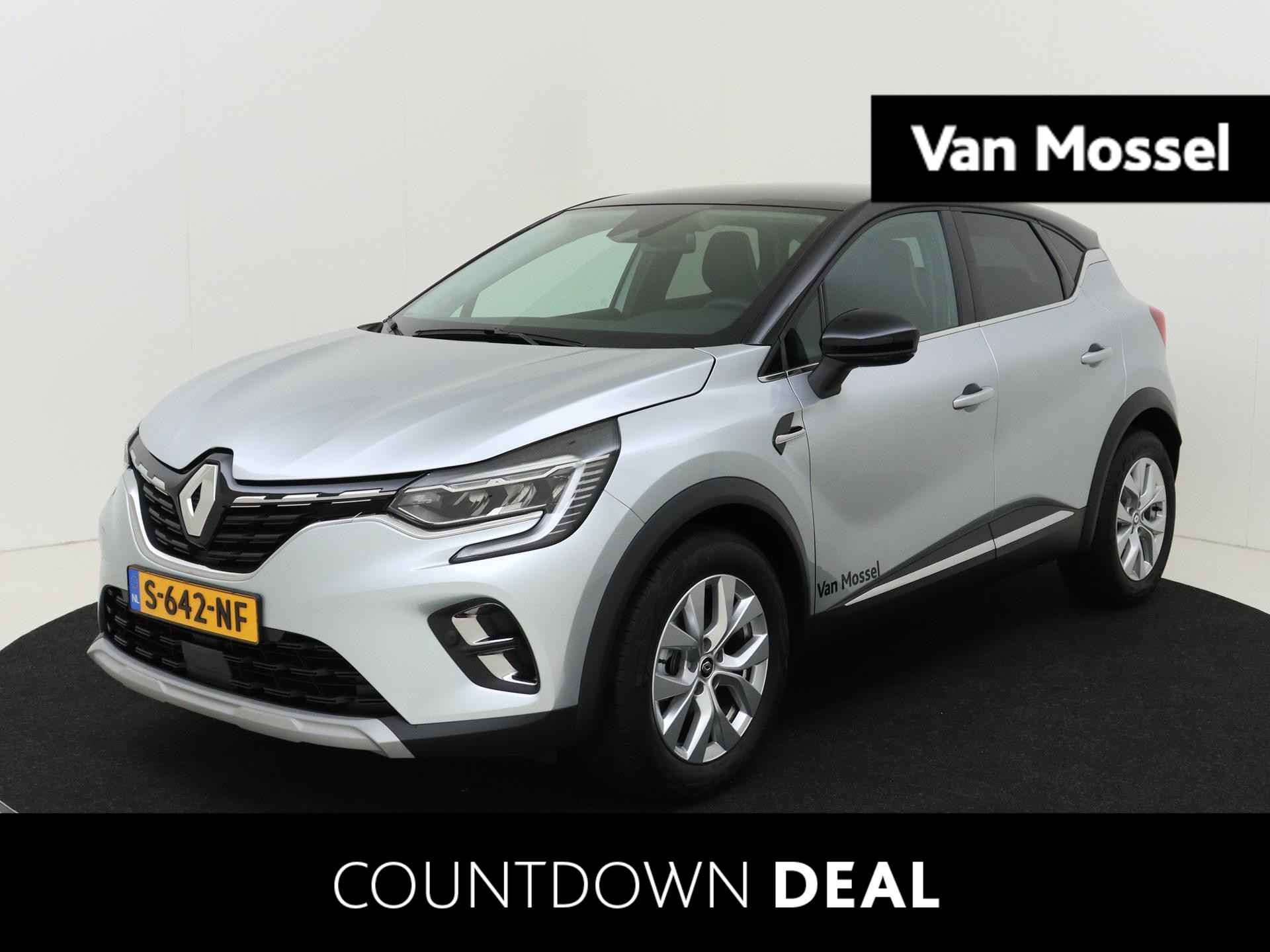 Renault Captur TCe 90PK Intens | Navigatie | Apple & Android Carplay | Parkeersensoren Voor & Achter | Camera | Climate Control | Privacy Glass | Cruise Control & Snelheidsbegrenzer |