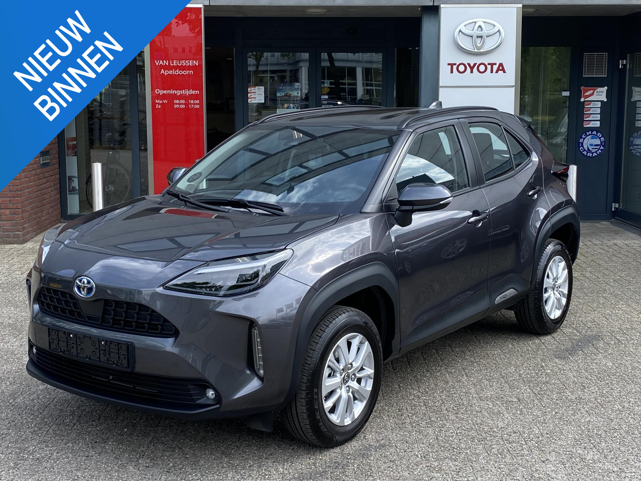 Toyota Yaris Cross 1.5 Hybrid 115 DYNAMIC HEAD-UP STOEL/STUURVERW. EL-ACHTERKLEP LED-PAKKET DRAADLOOS-LADEN-TEL LMV