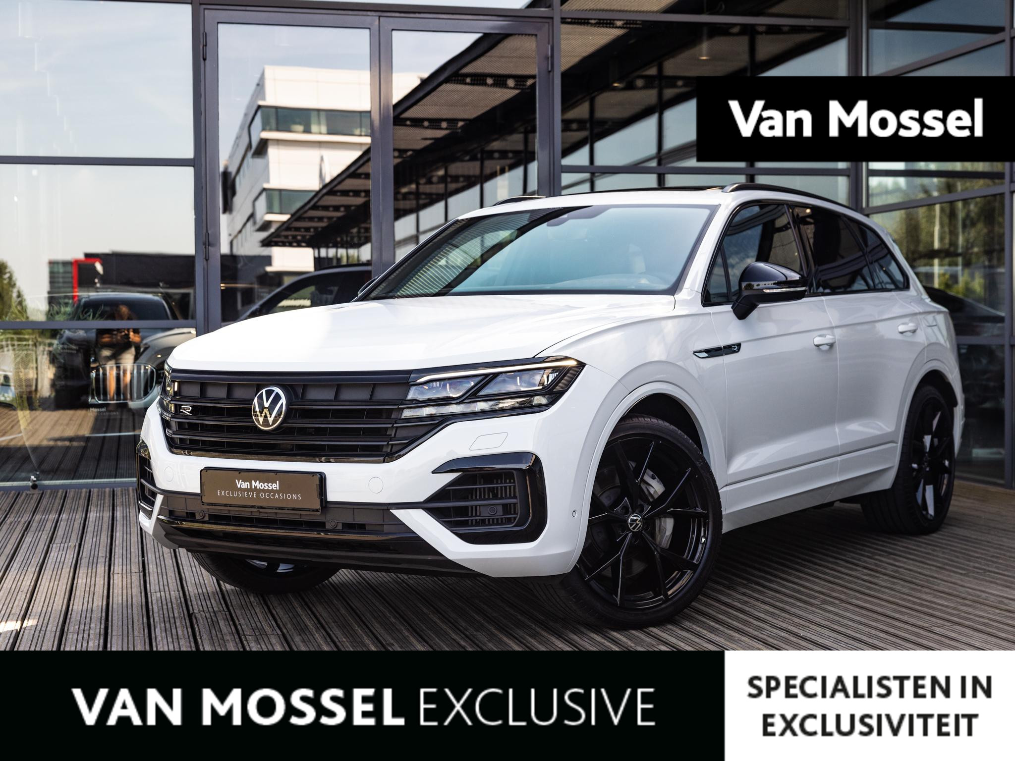 Volkswagen Touareg 3.0 TSi 4Motion R E-Hybrid | SOFTCLOSE | PANORAMA/SCHUIF-KANTELDAK | APPLE CARPLAY | MATRIX-LED | INNOVISIONDASHBOARD | 22" ESTORIL | BLACK STYLE | LUCHTVERING |