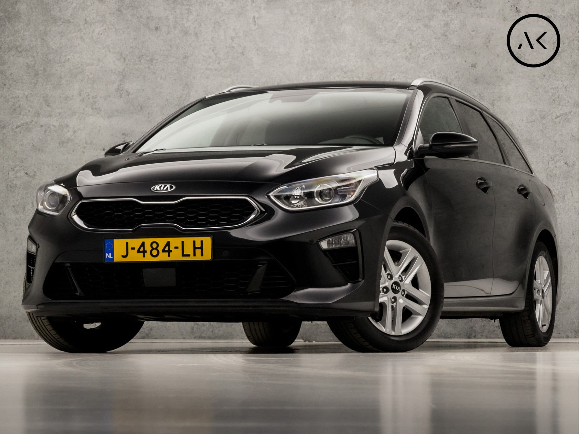 Kia Ceed Sportswagon 1.0 T-GDi Sportline (GROOT NAVIGATIE, DEALER ONDERHOUDEN, APPLE CARPLAY, STUUR/STOELVERWARMING, CAMERA, HALF LEDER, XENON, GETINT GLAS, NIEUWSTAAT)