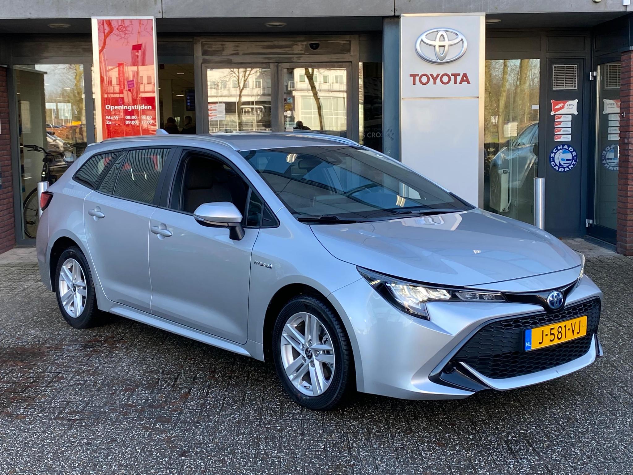 Toyota Corolla Touring Sports 1.8 HYBRID ACTIVE APPLE/ANDROID LM-VELGEN CAMERA AD-CRUISE NL-AUTO