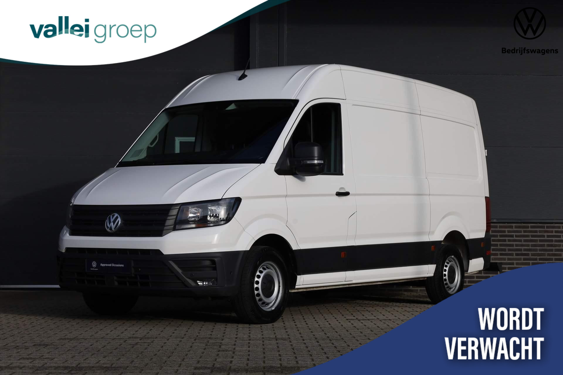 Volkswagen Crafter 30 2.0 TDI 140PK L3H3 Highline | Trekhaak | Luchtgeveerde stoel | Camera | Leder | Verwarmbare voorruit