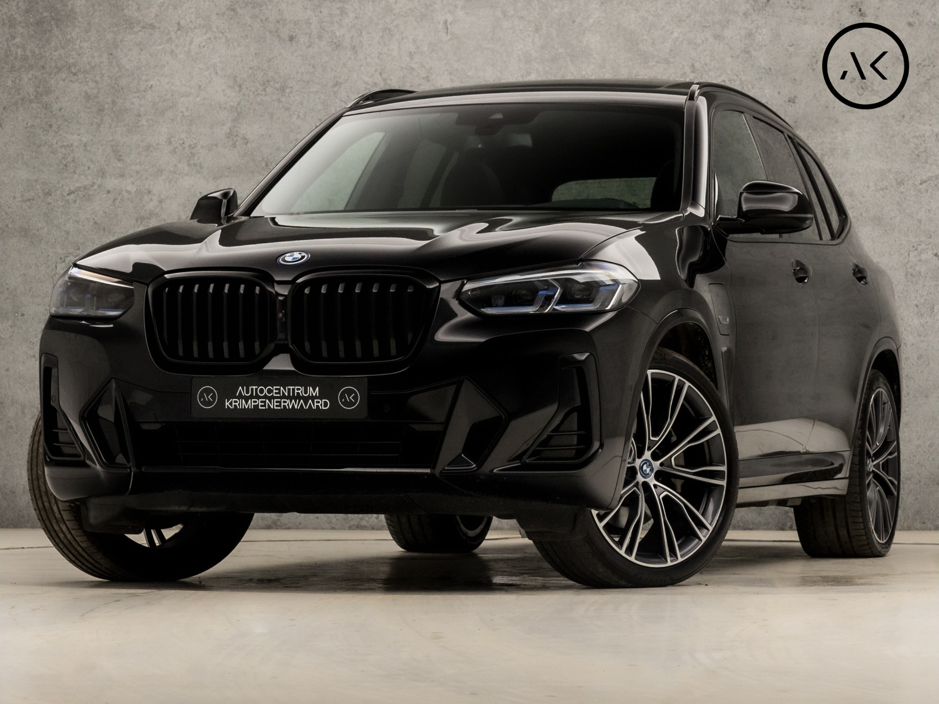 BMW X3 xDrive30e M Sport 293Pk Automaat (FULL OPTION, PANORAMADAK, M PAKKET, MEMORY SEATS, LASER KOPLAMPEN, 360 CAMERA, LEDER, STUUR/STOELVERWARMING, SFEERVERLICHTING, HEAD-UP DISPLAY, NIEUWSTAAT)