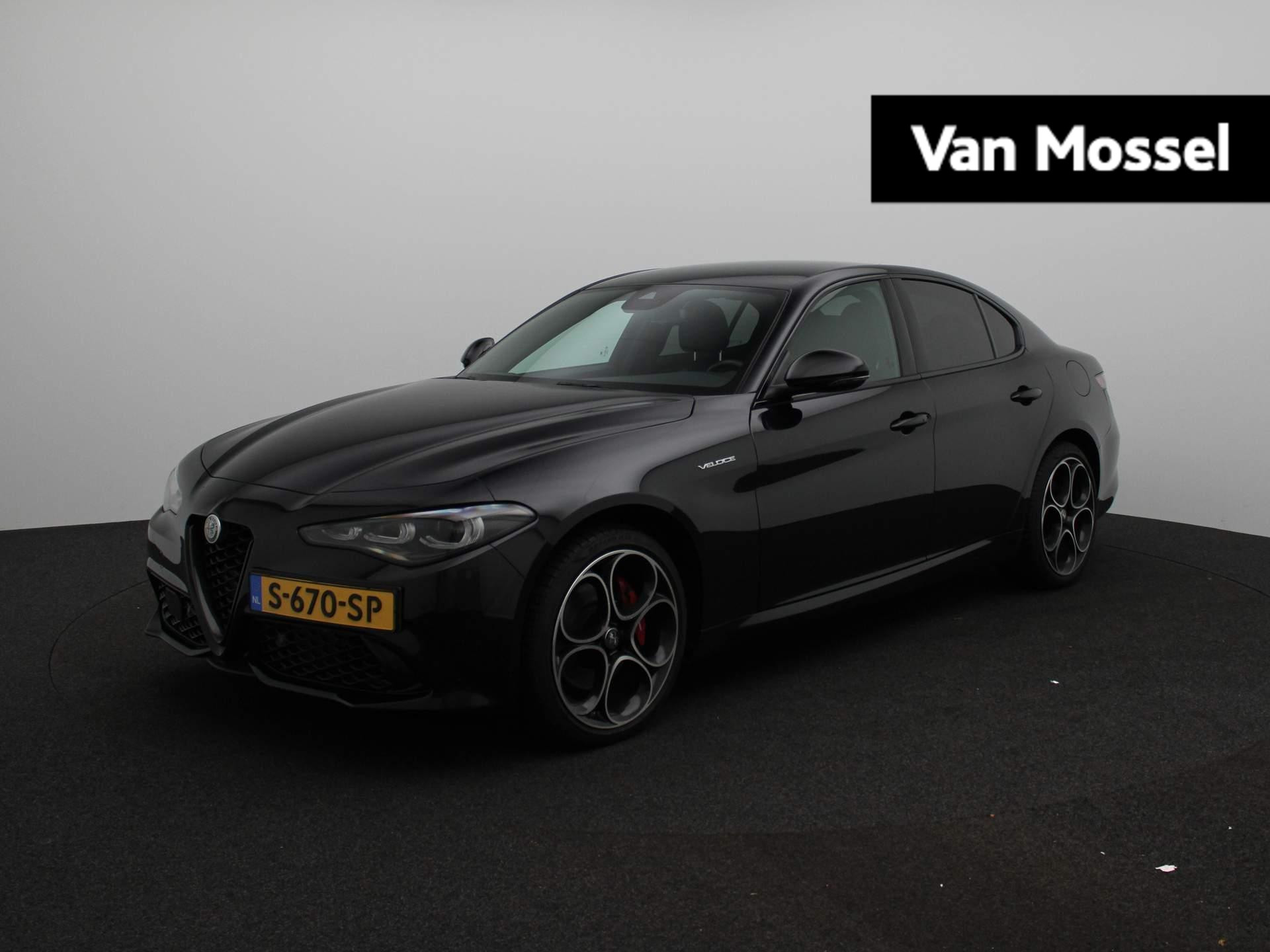 Alfa Romeo Giulia Q4 2.0T 280pk AWD Veloce | Harman Kardon Audio | Facelift | Lederen Sportstoelen | Stoel & Stuur verwarming | Digitale cockpit | 19'' LM Velgen |