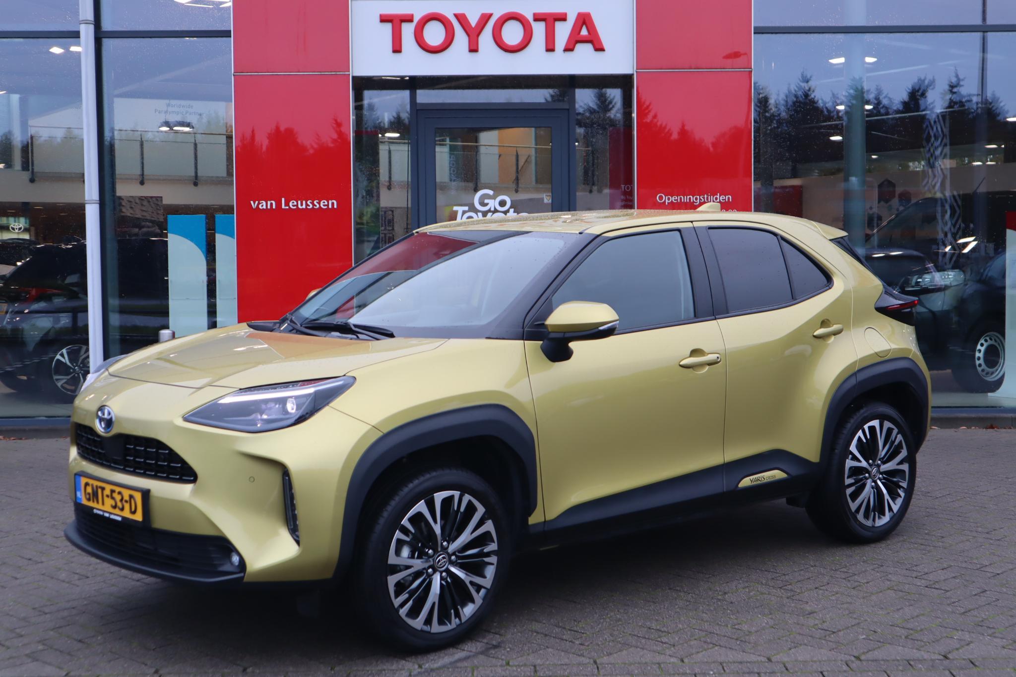 Toyota Yaris Cross 1.5 HYBRID EXECUTIVE APPLE/ANDROID NAVI STOELVERWARMING LED-PAKKET 18"LMV KEYLESS DRAADLOOS-TEL-LADEN