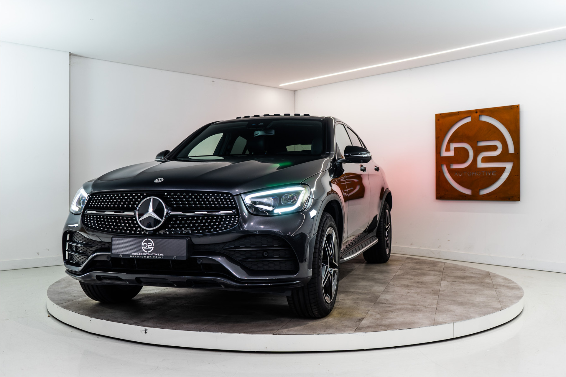 Mercedes-Benz GLC Coupé 300e 4MATIC Premium+ AMG 334PK | Panp | Sfeer | Burmester | CarPlay | 12 MND Garantie!