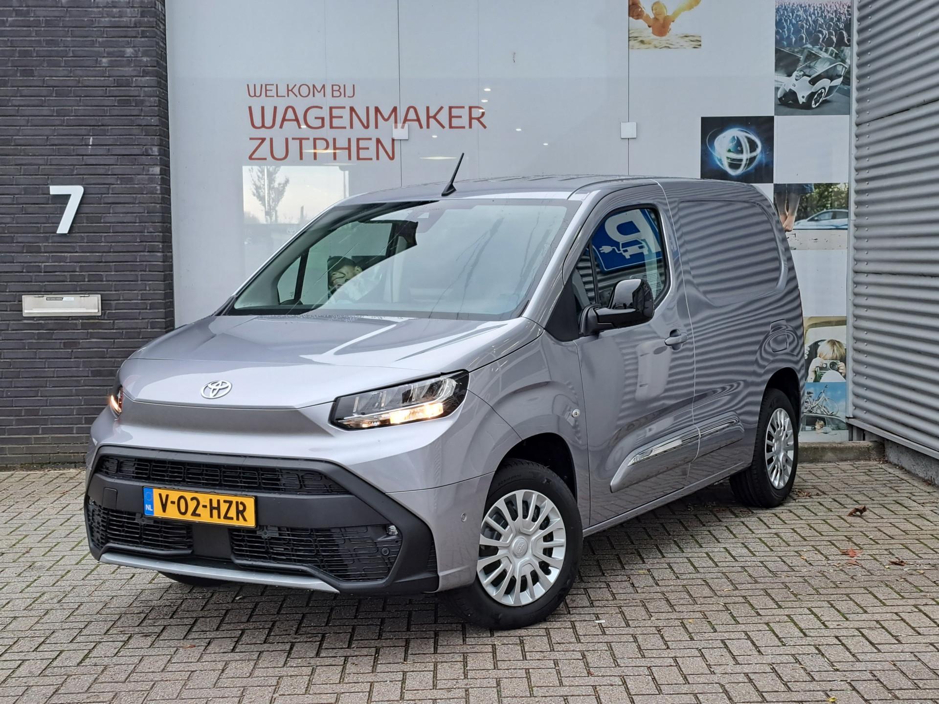 Toyota ProAce CITY 1.5 D-4D 130PK PROFESSIONAL AUTOMAAT 3-PERSOONS AIRCO TREKHAAK NAVI CAMERA PARK-SENSOREN LAADRUIMTE-BETIMMERD